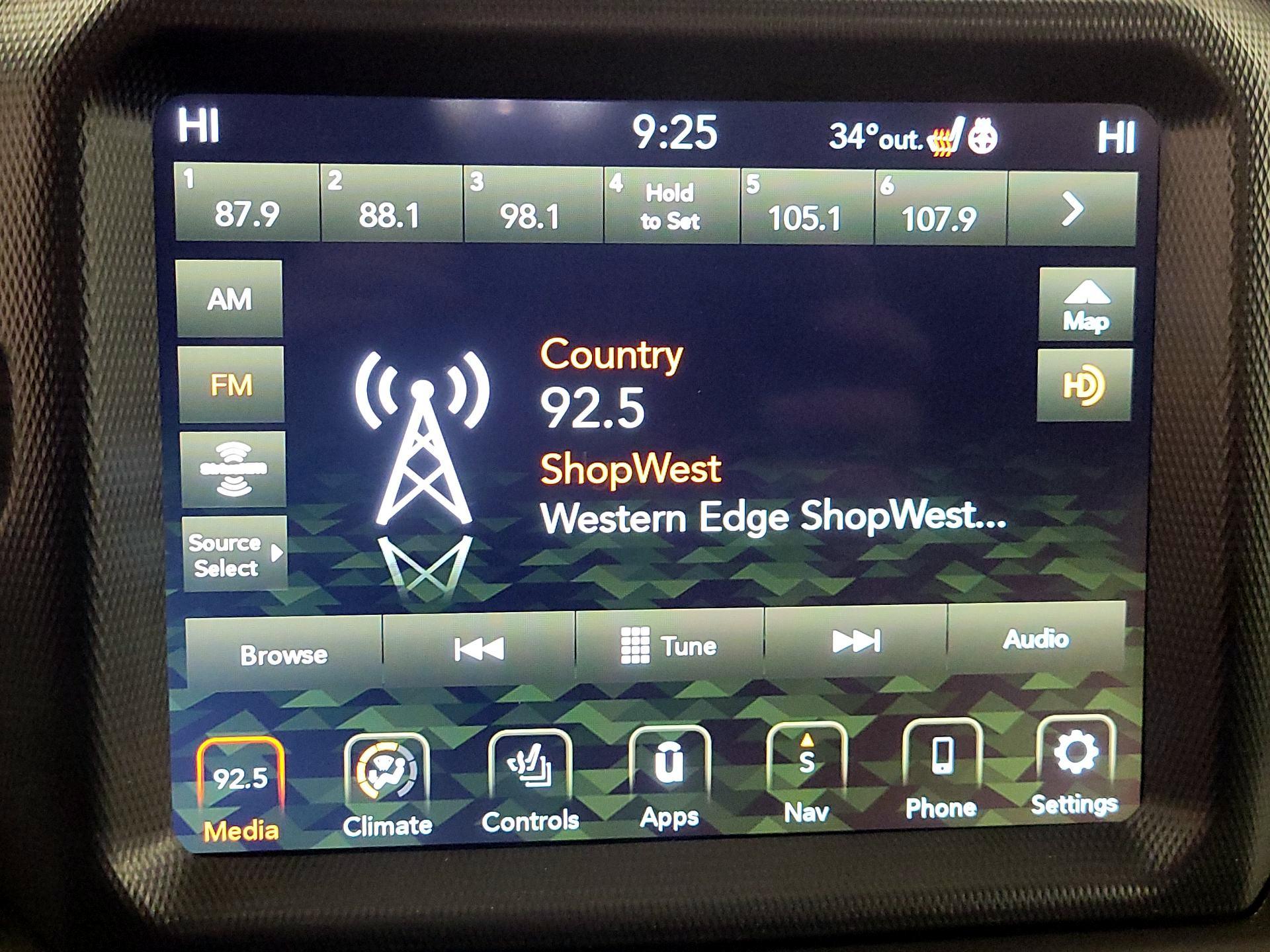 Thumbnail: 2021 Jeep Gladiator - 16