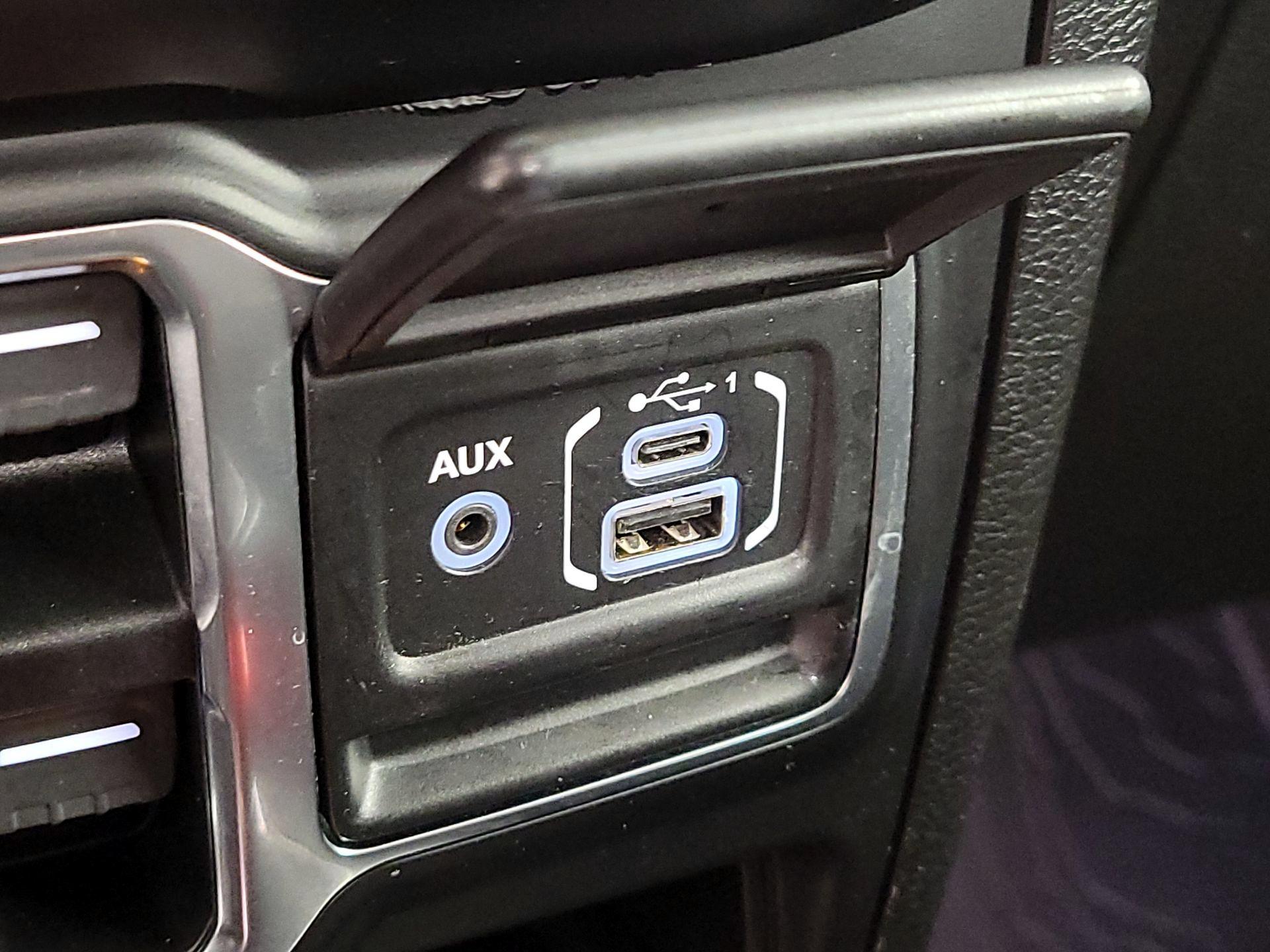 Thumbnail: 2021 Jeep Gladiator - 19