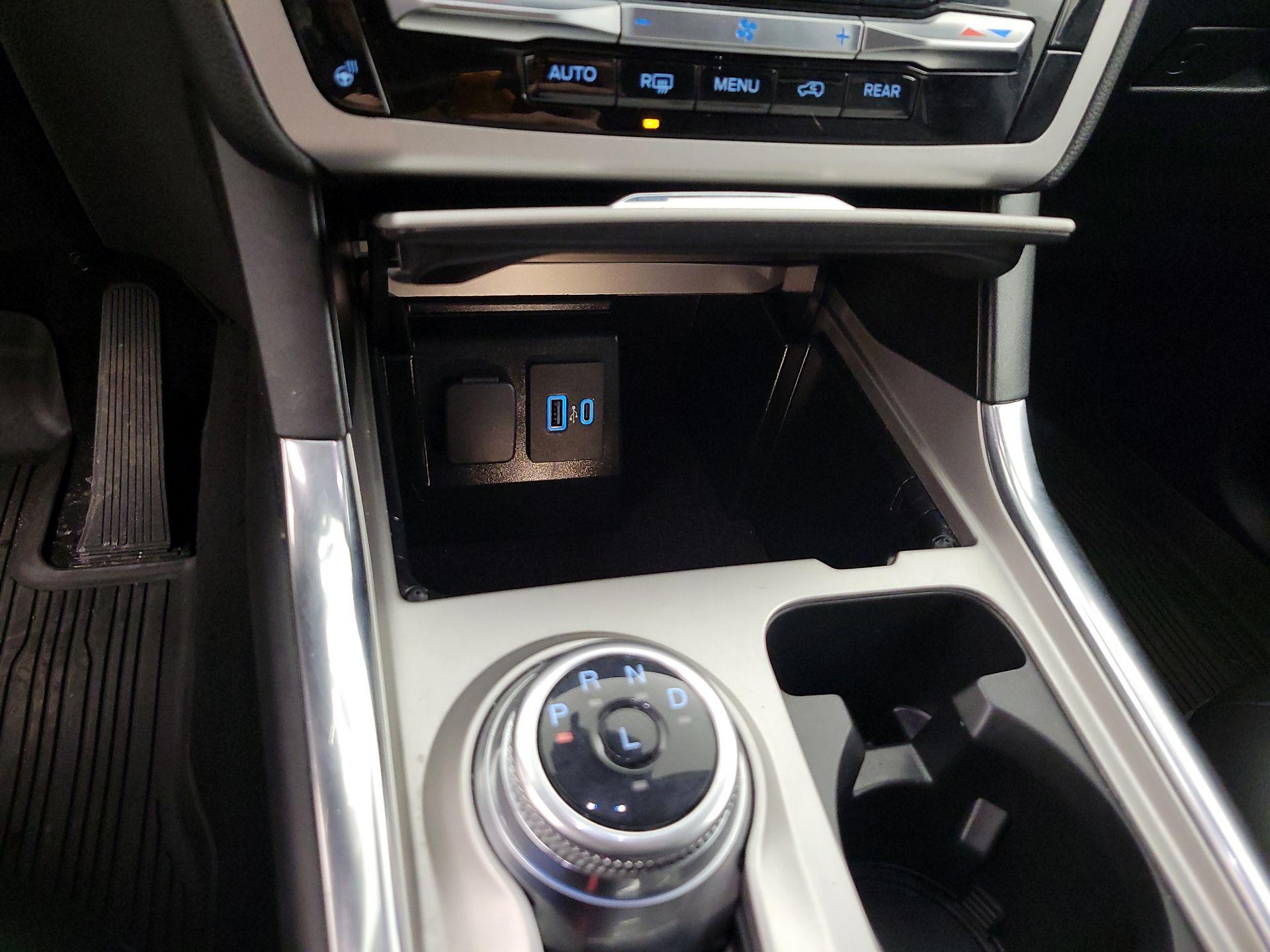Thumbnail: 2022 Ford Explorer - 18