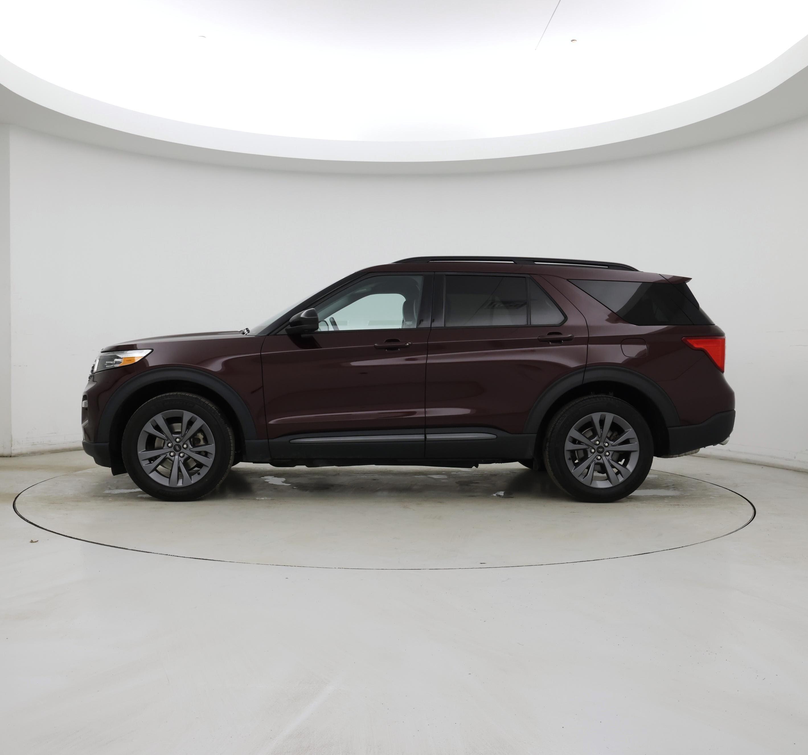 Thumbnail: 2022 Ford Explorer - 3