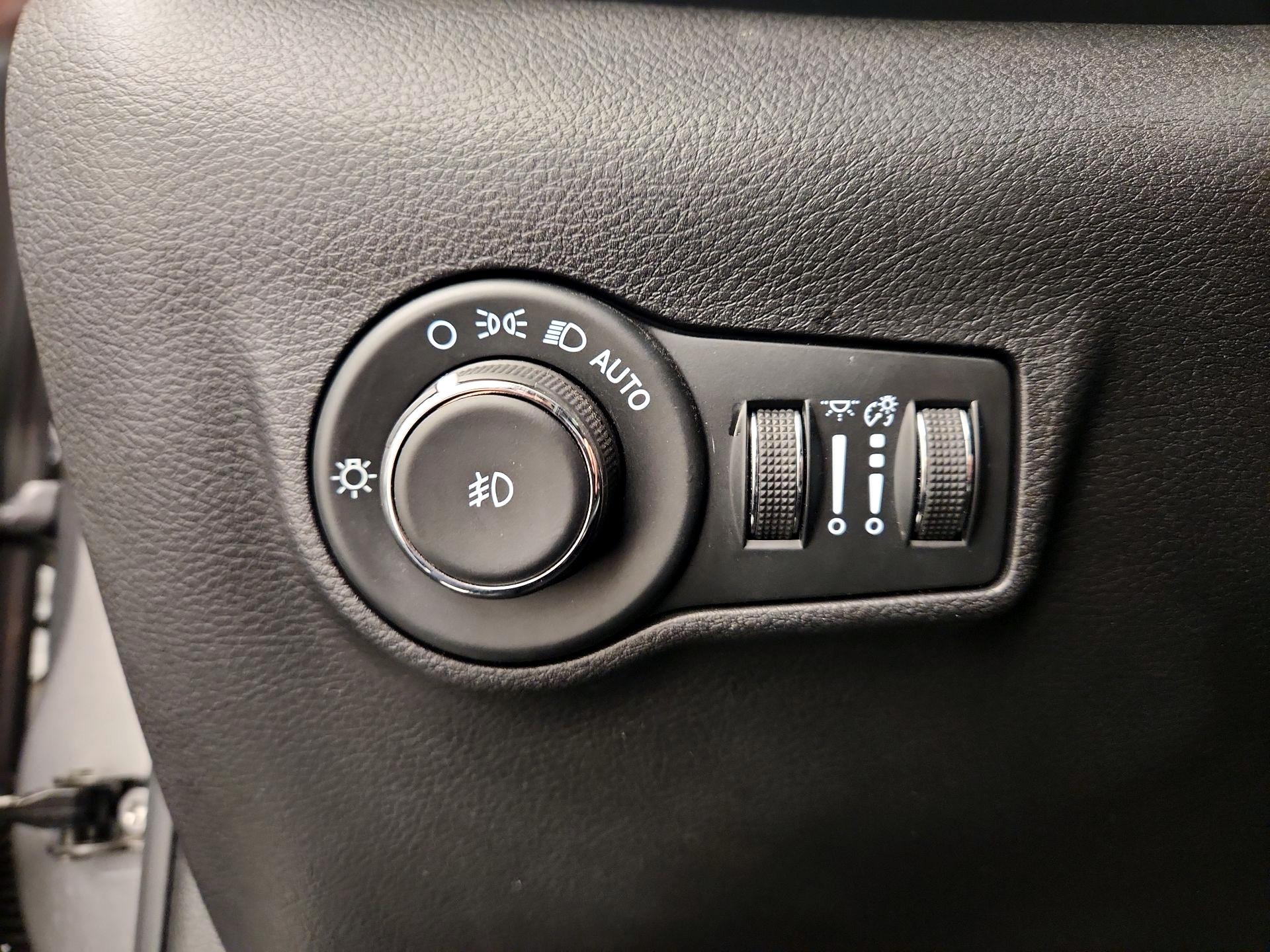 Thumbnail: 2022 Jeep Compass - 13