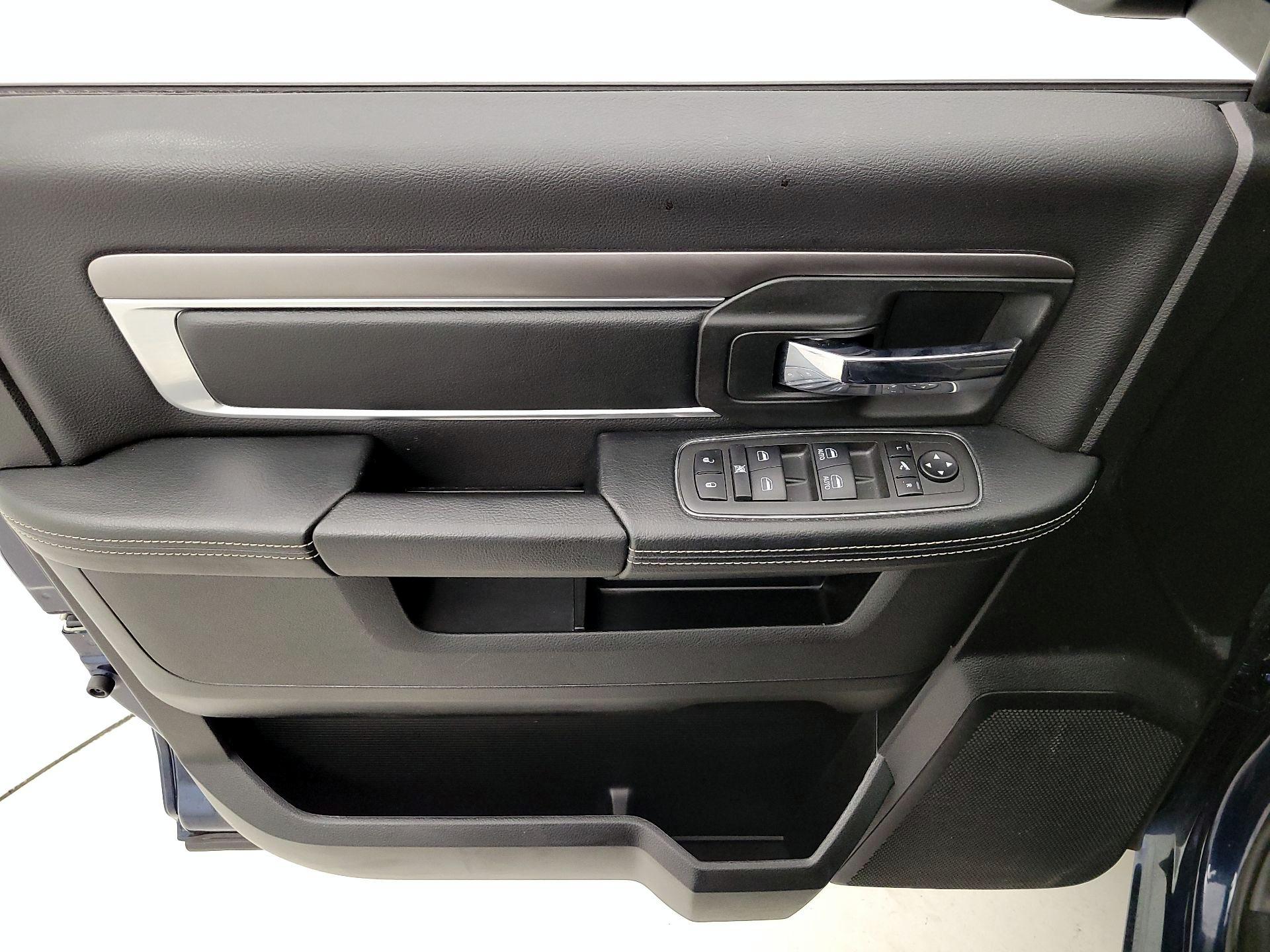 Thumbnail: 2022 RAM 1500 Classic - 12