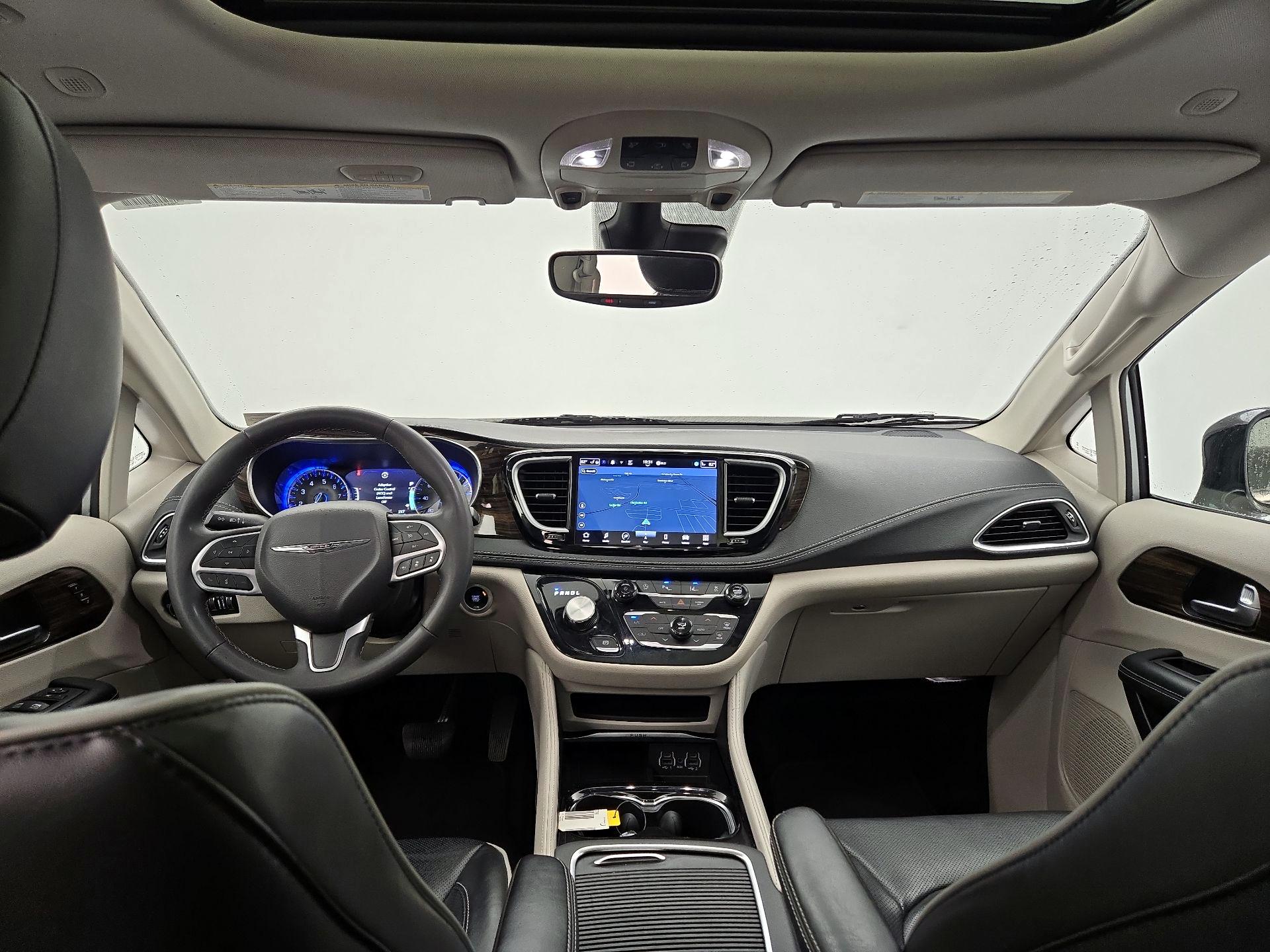 Thumbnail: 2023 Chrysler Pacifica - 9