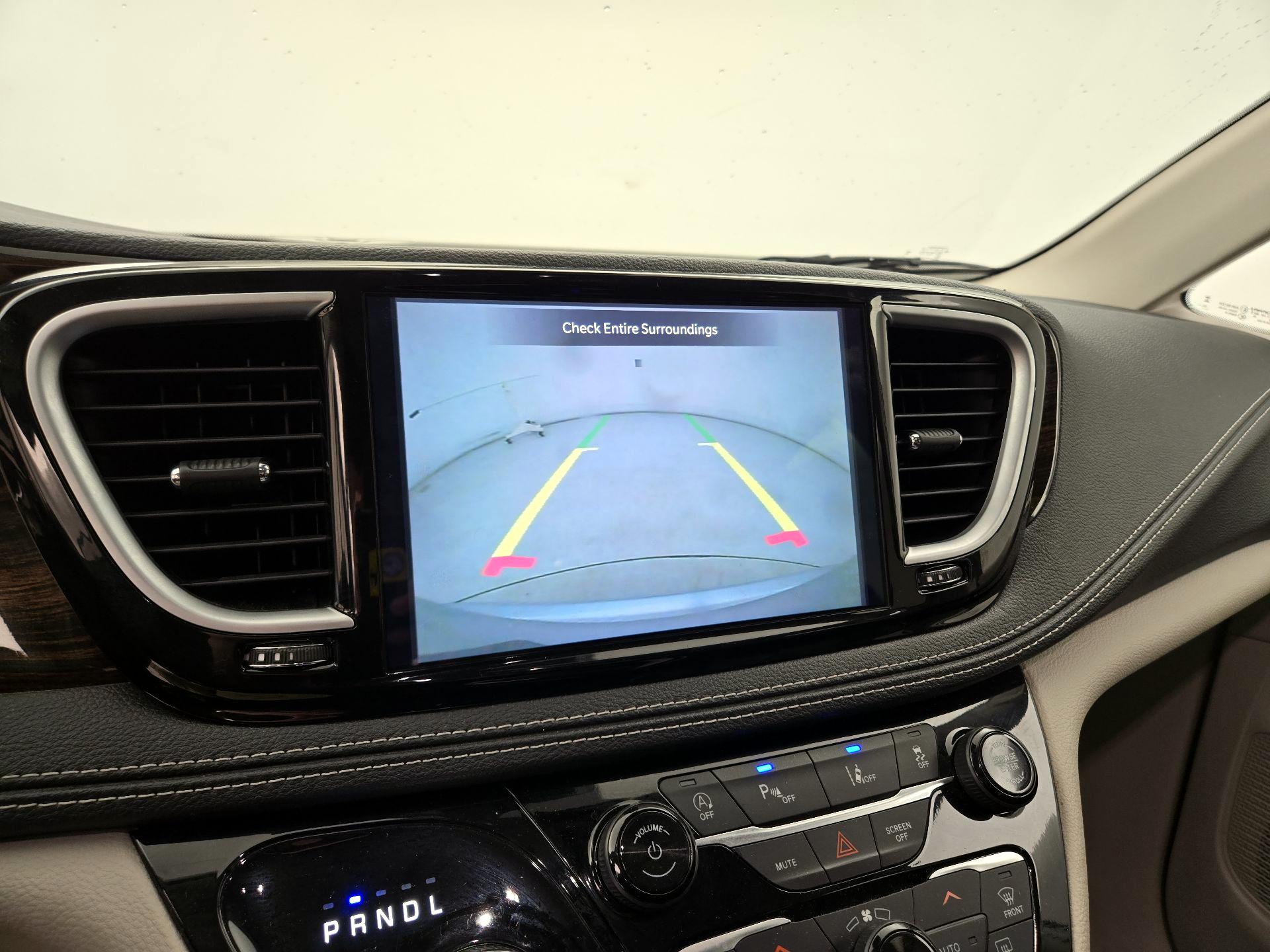 Thumbnail: 2023 Chrysler Pacifica - 15