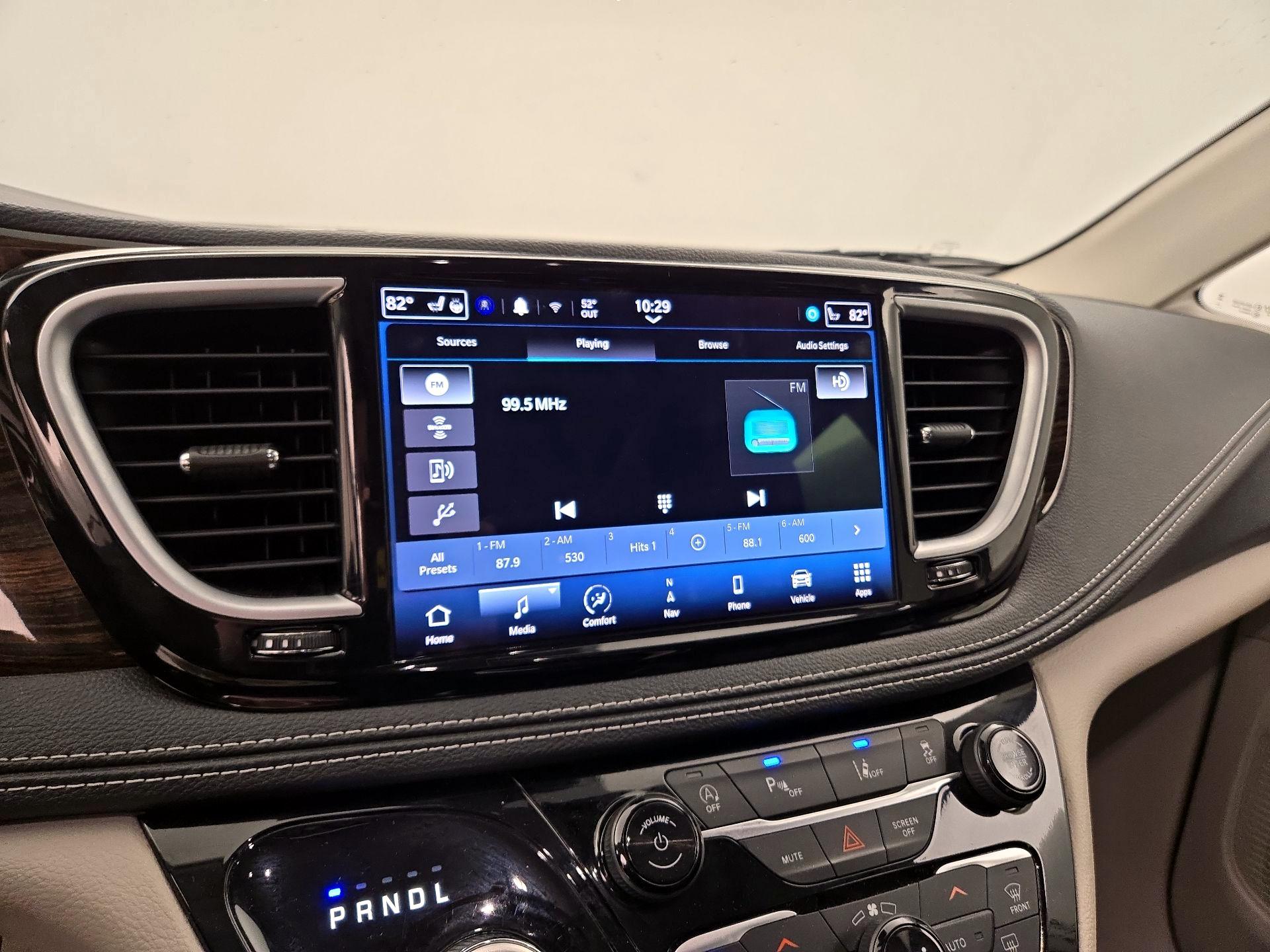 Thumbnail: 2023 Chrysler Pacifica - 16