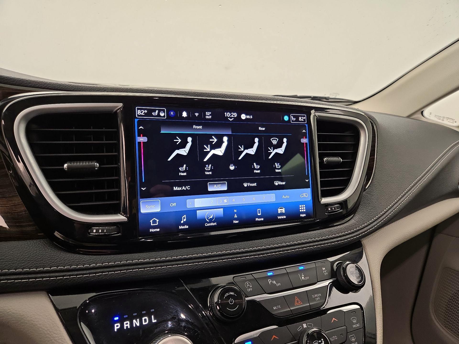 Thumbnail: 2023 Chrysler Pacifica - 17