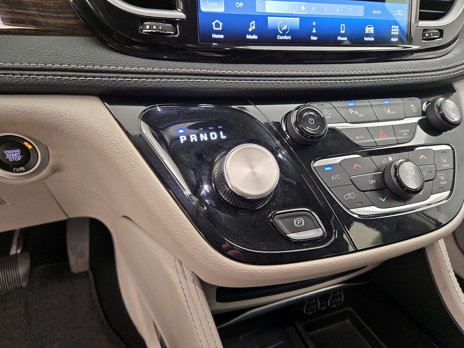 Thumbnail: 2023 Chrysler Pacifica - 18