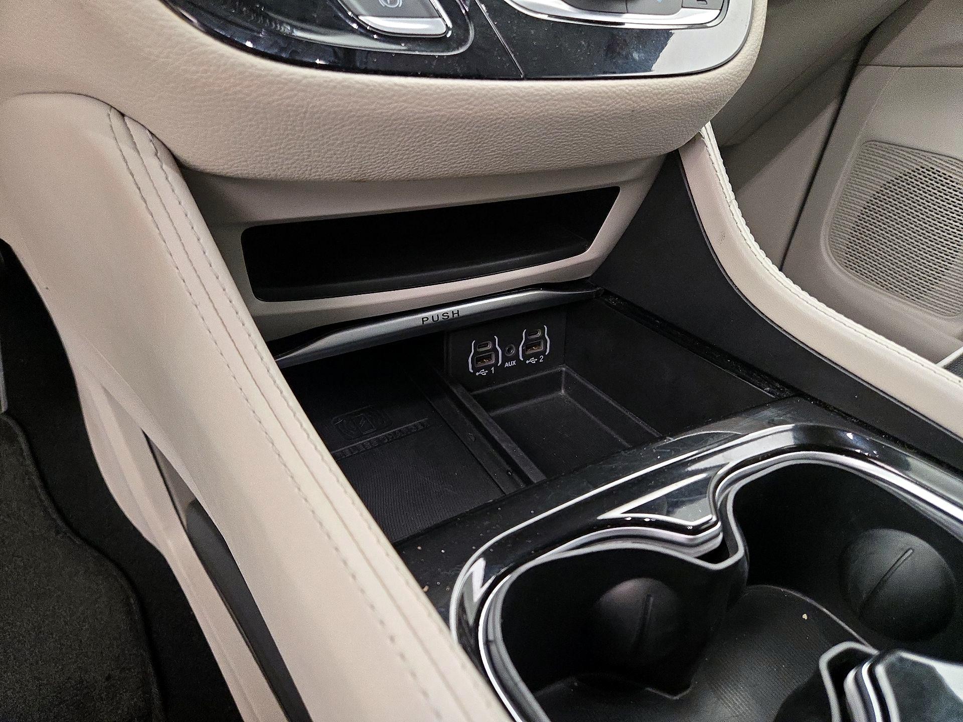 Thumbnail: 2023 Chrysler Pacifica - 19