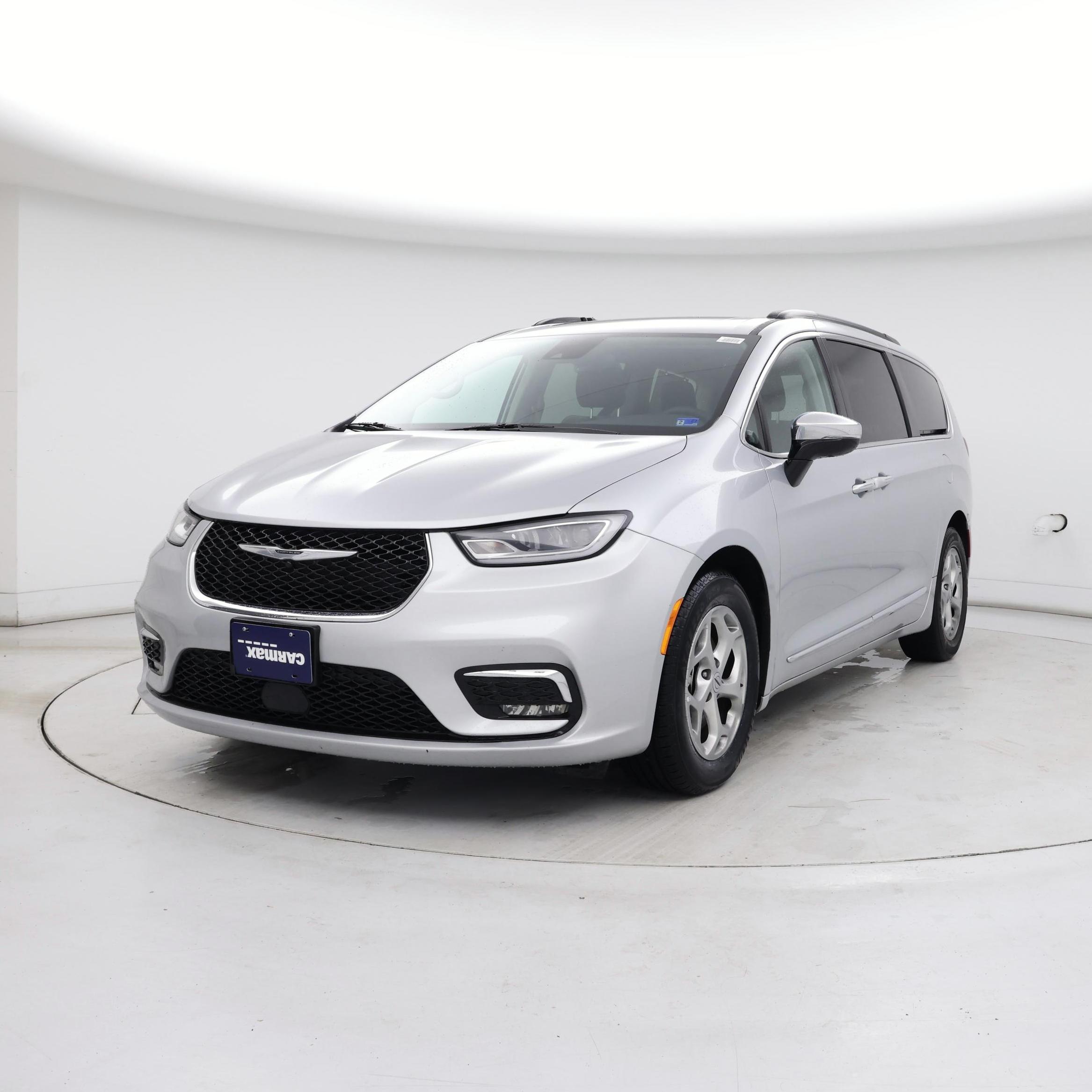 Thumbnail: 2023 Chrysler Pacifica - 4