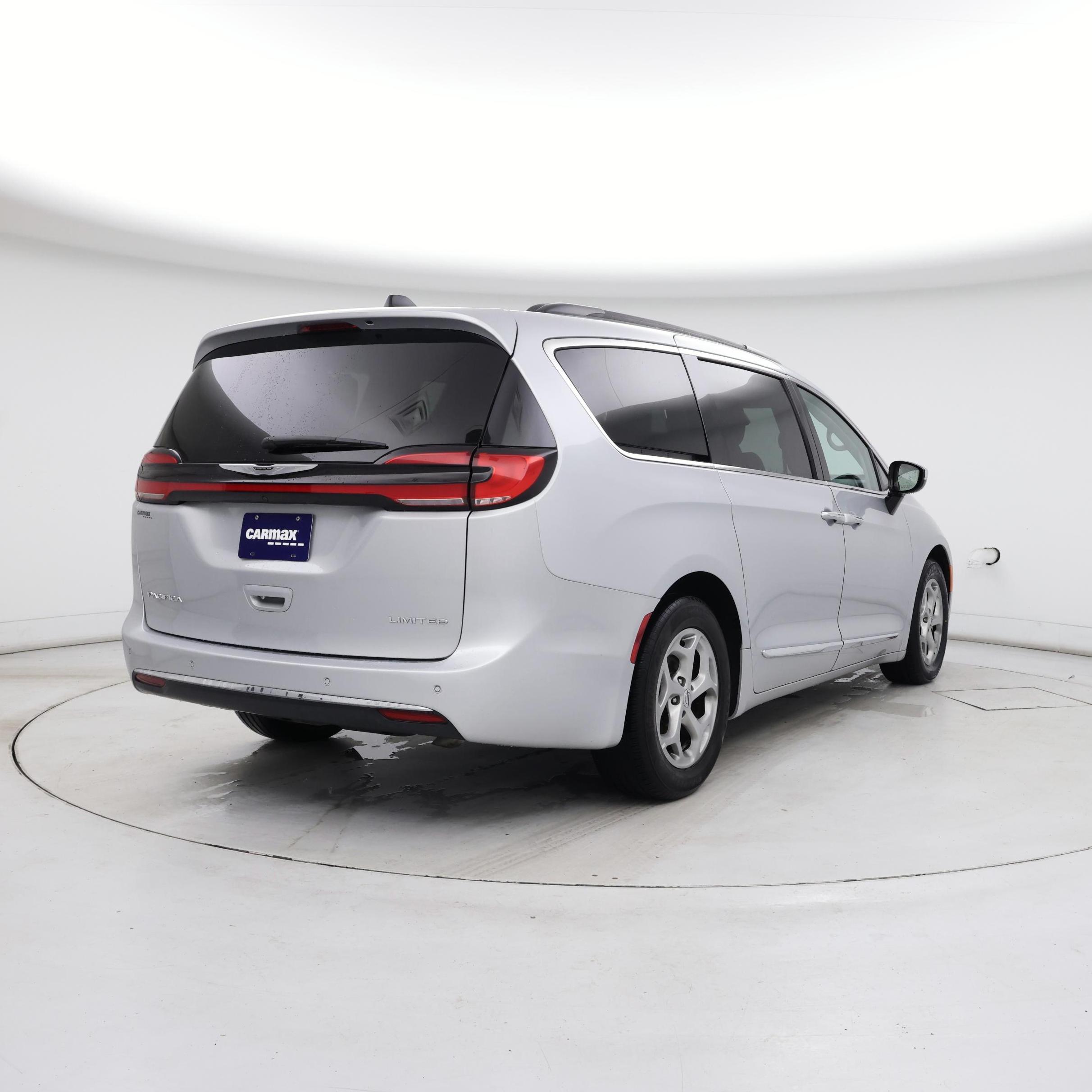 Thumbnail: 2023 Chrysler Pacifica - 8