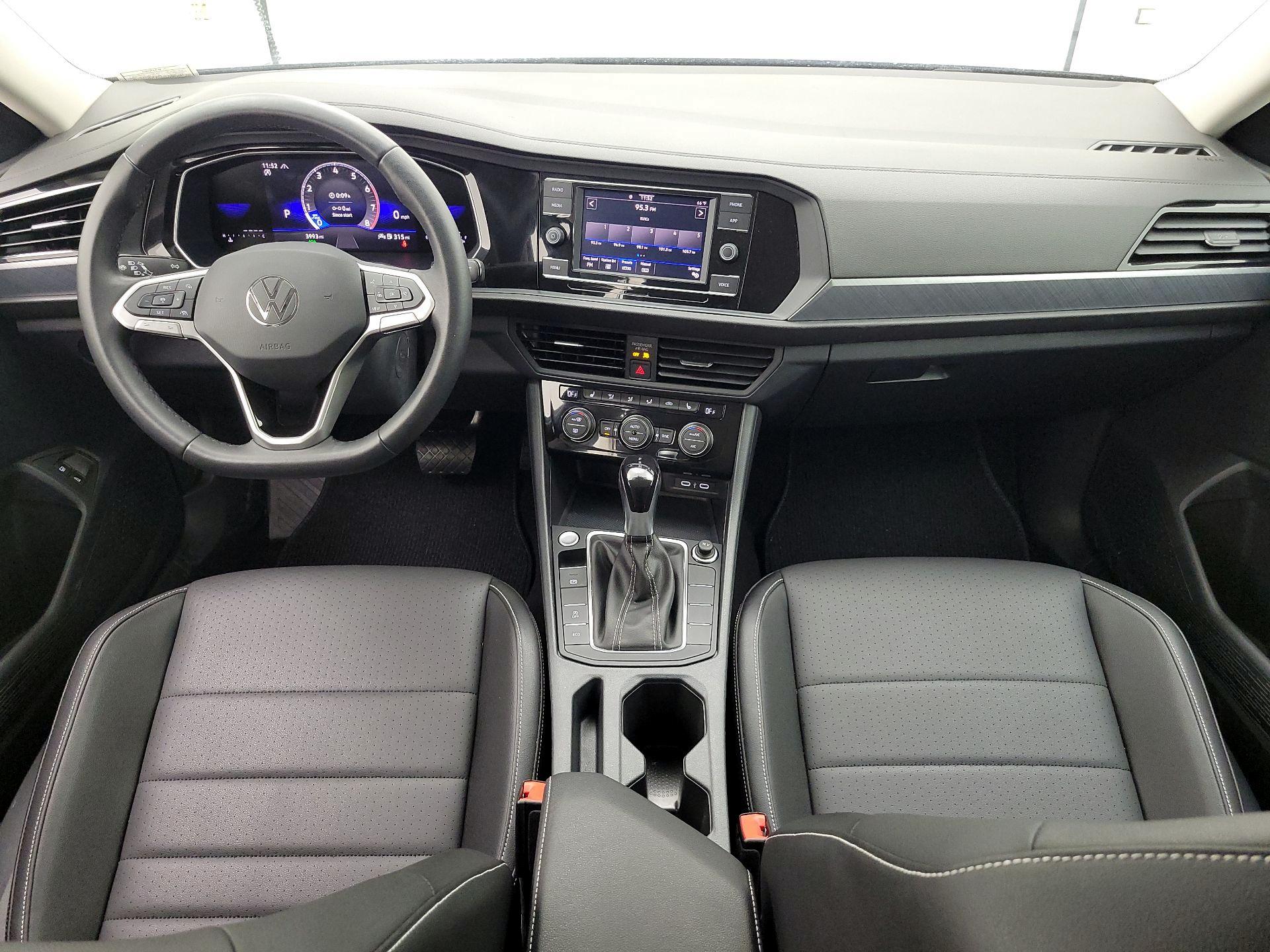 Thumbnail: 2024 Volkswagen Jetta - 9