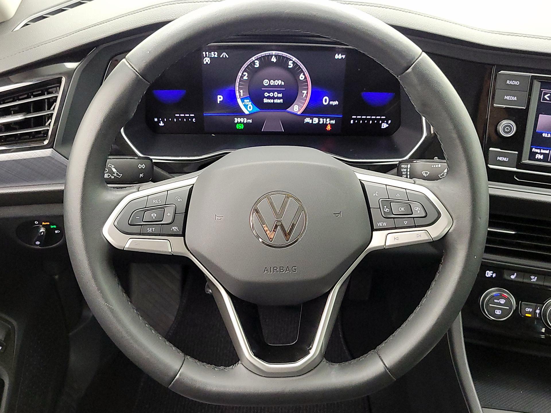 Thumbnail: 2024 Volkswagen Jetta - 10