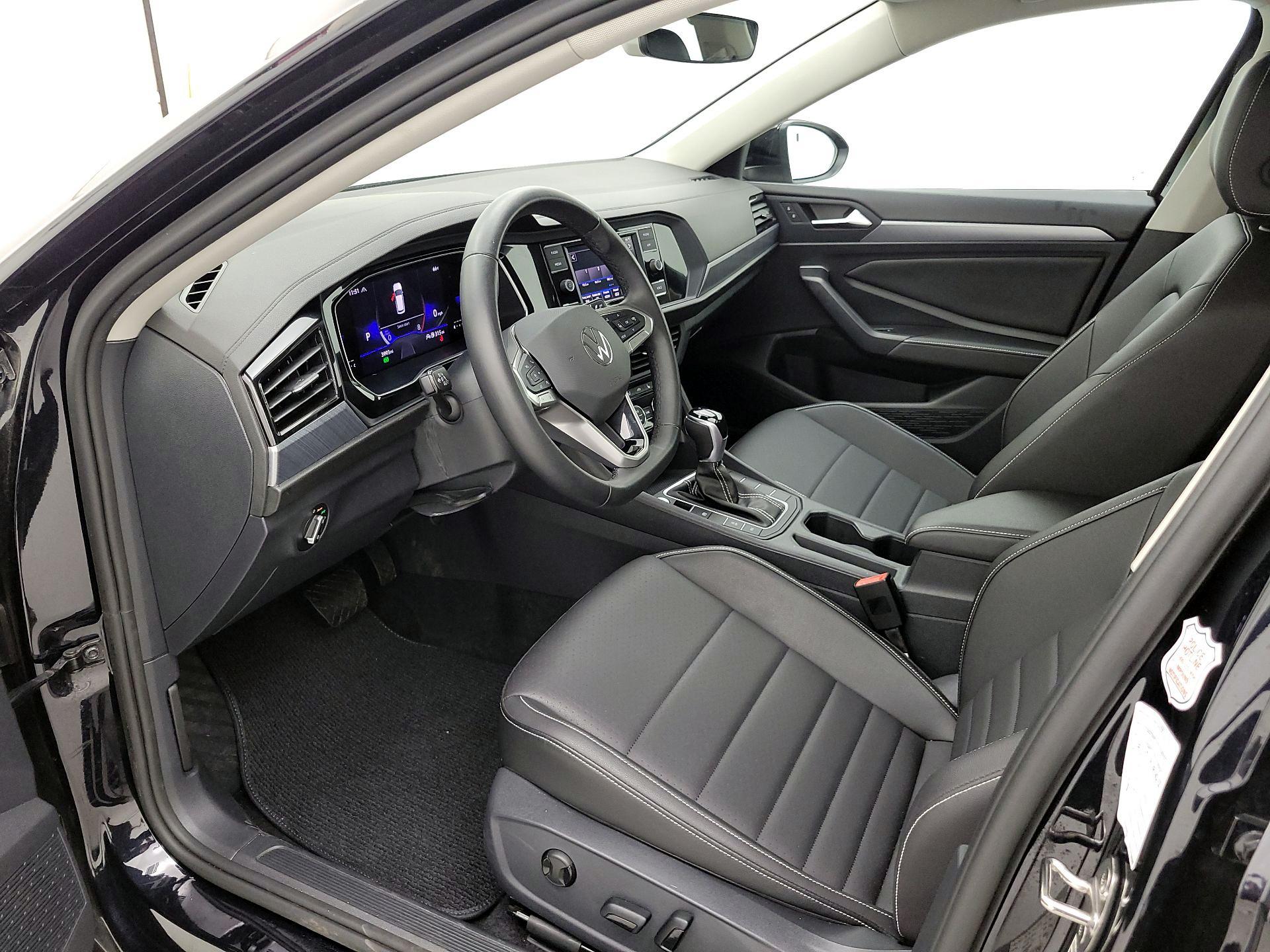 Thumbnail: 2024 Volkswagen Jetta - 11