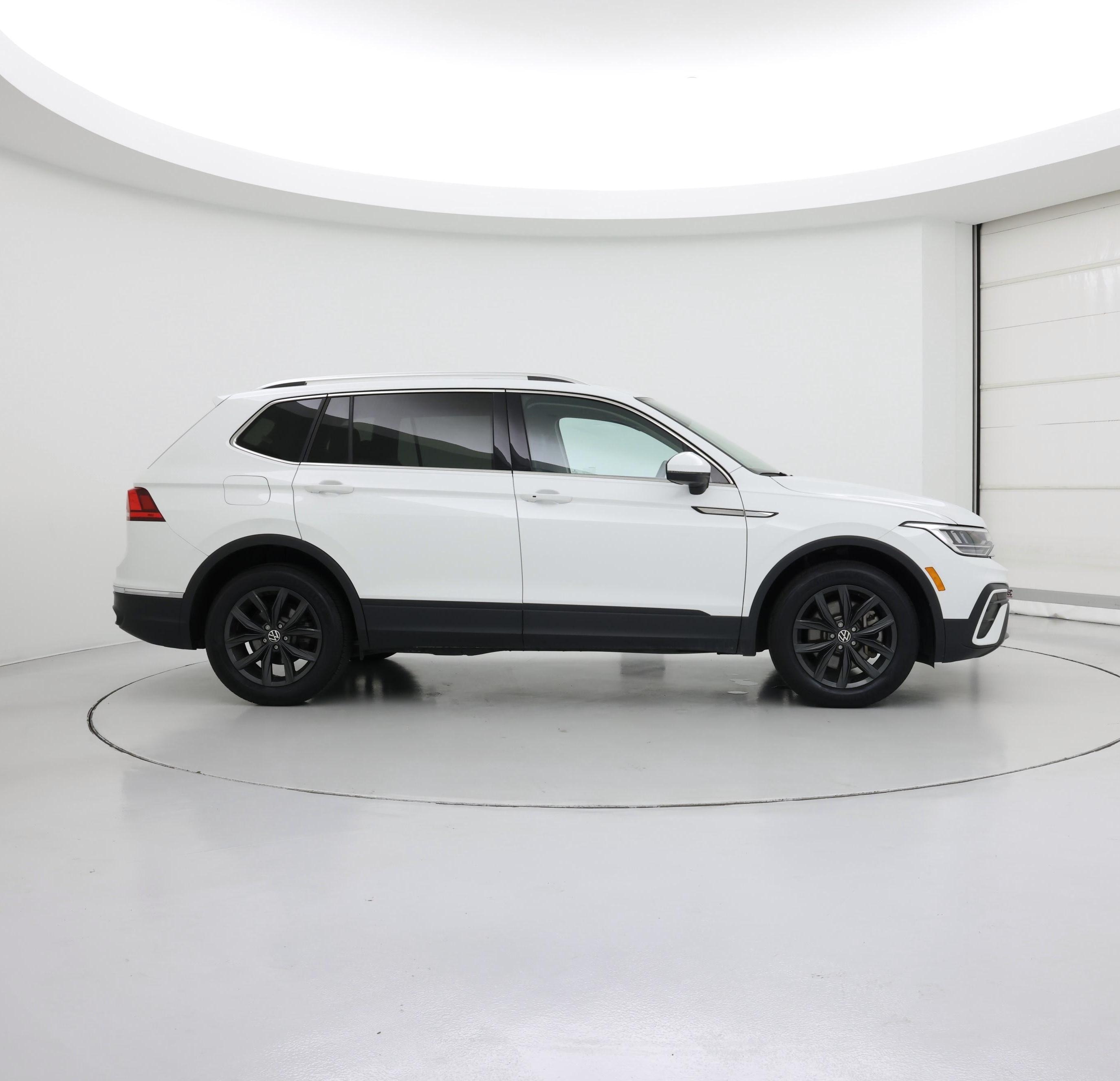 Thumbnail: 2024 Volkswagen Tiguan - 7
