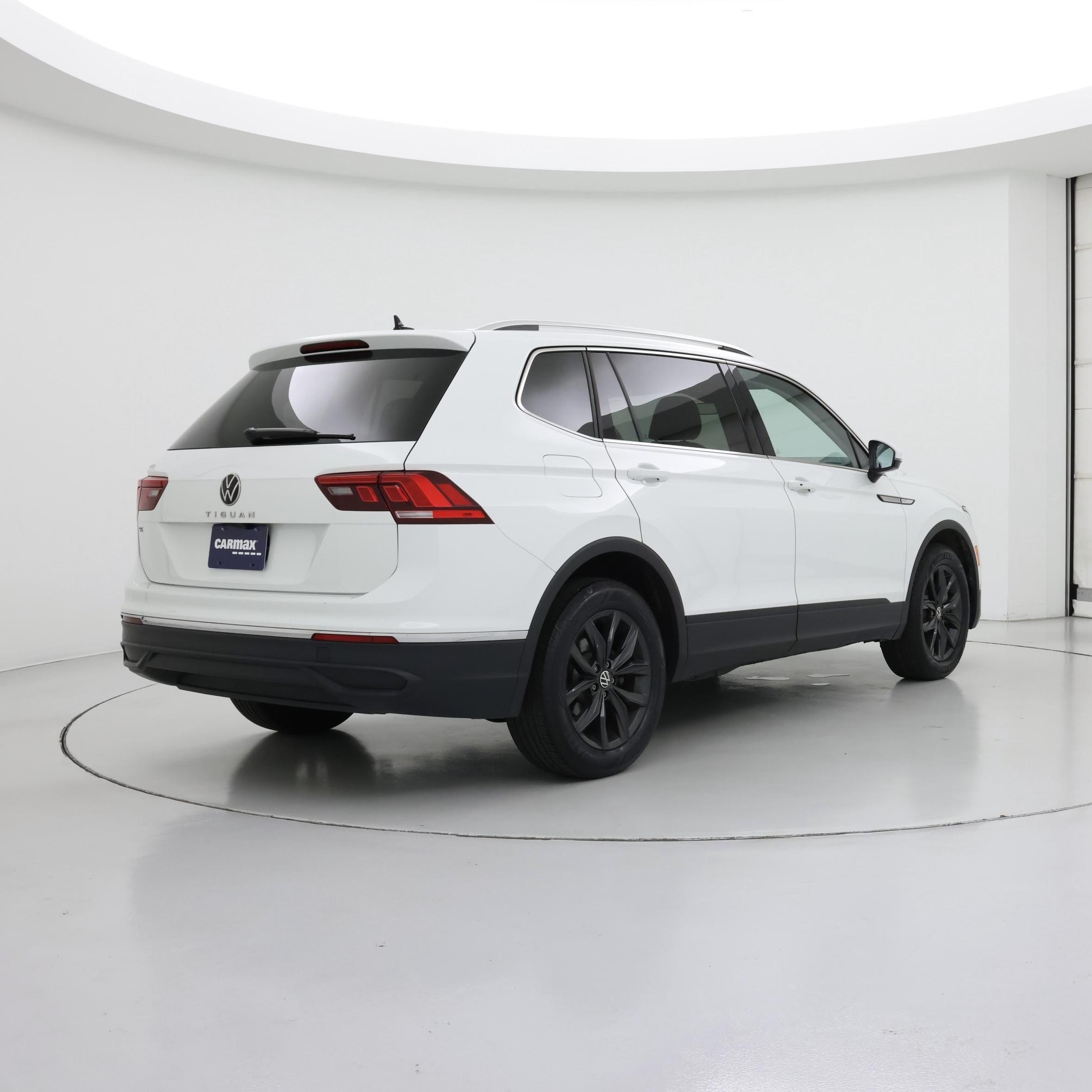 Thumbnail: 2024 Volkswagen Tiguan - 8