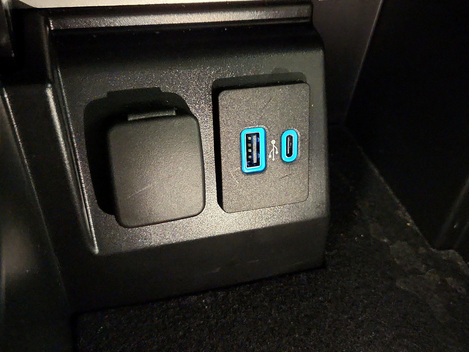 Thumbnail: 2021 Ford Explorer - 18