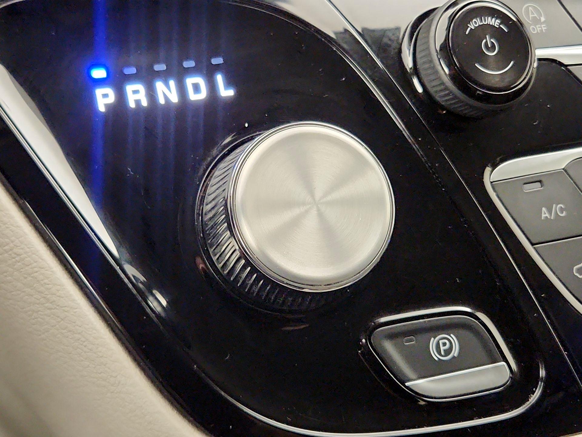 Thumbnail: 2023 Chrysler Pacifica - 17