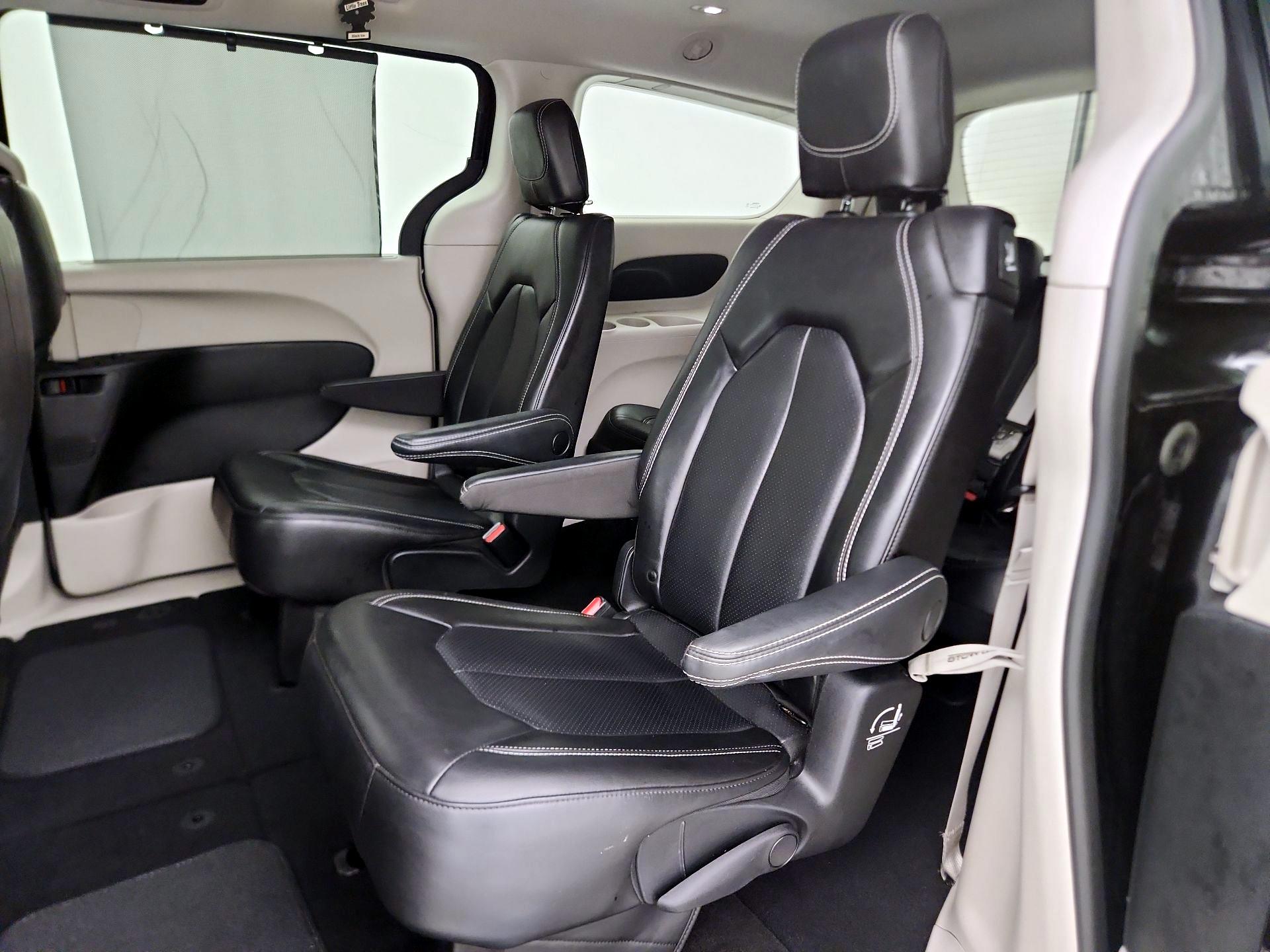 Thumbnail: 2023 Chrysler Pacifica - 19