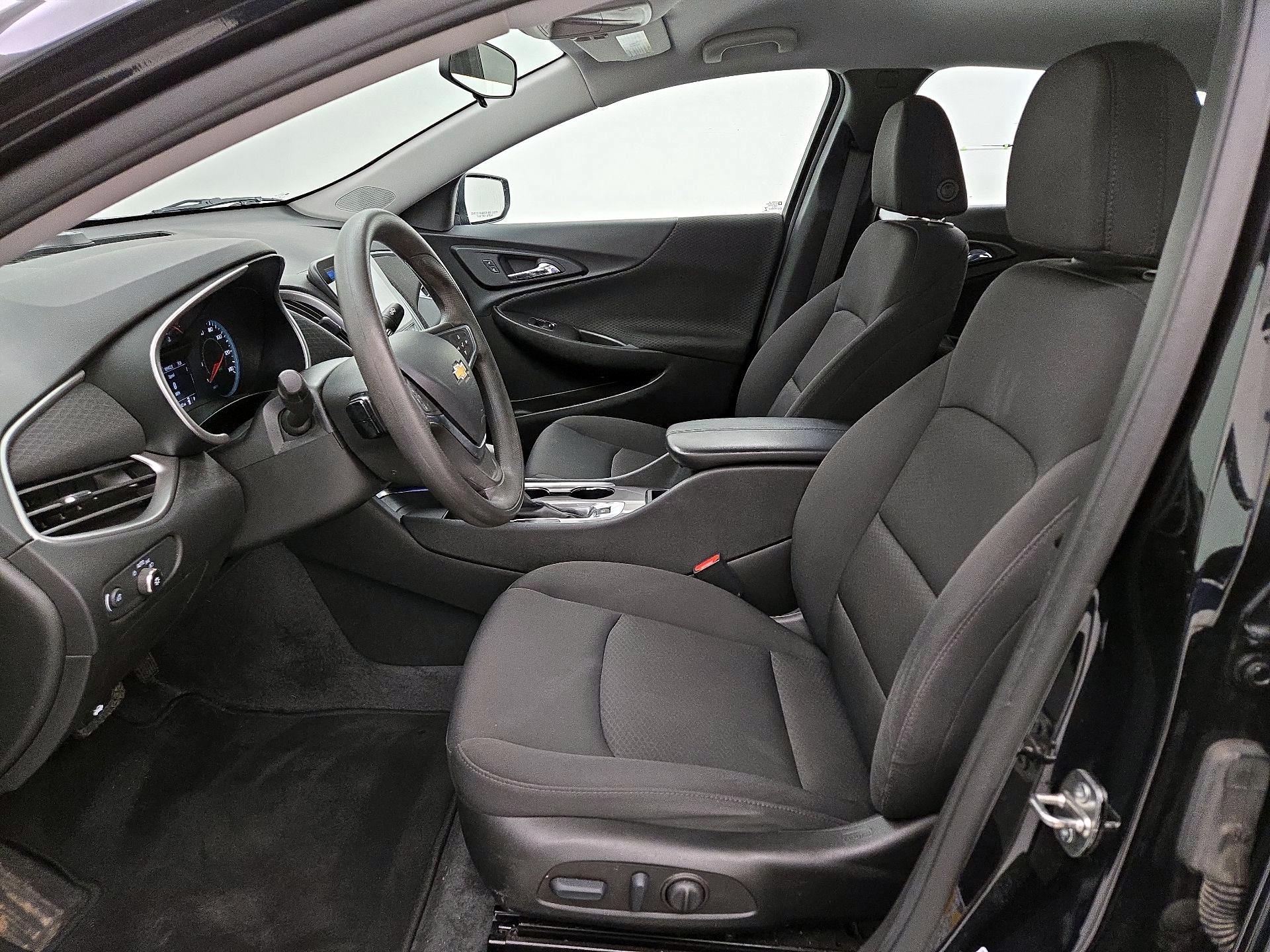 Thumbnail: 2022 Chevrolet Malibu - 11