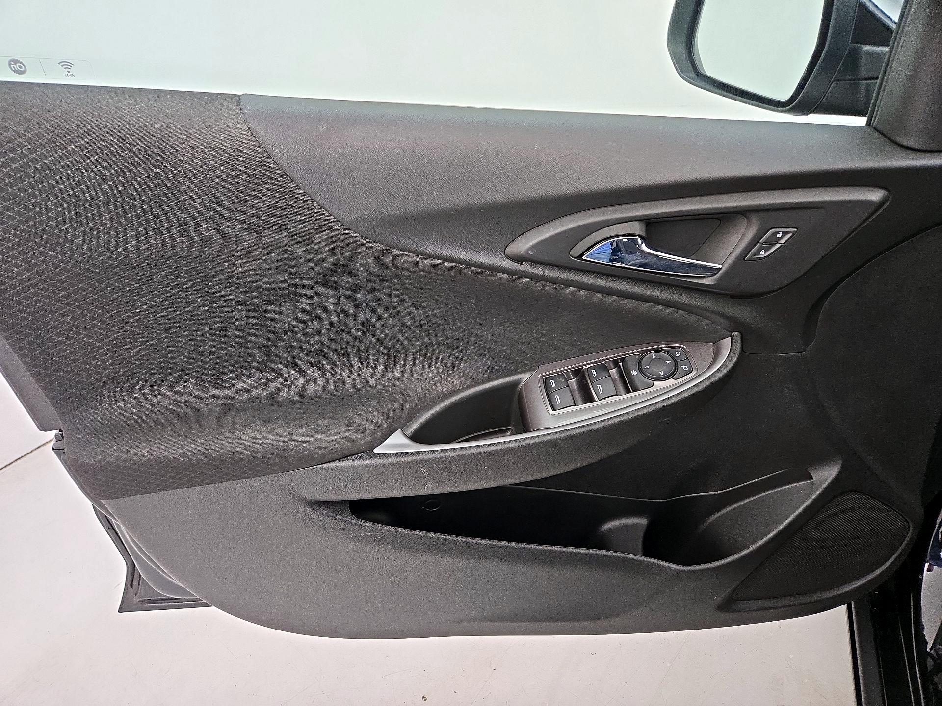 Thumbnail: 2022 Chevrolet Malibu - 12