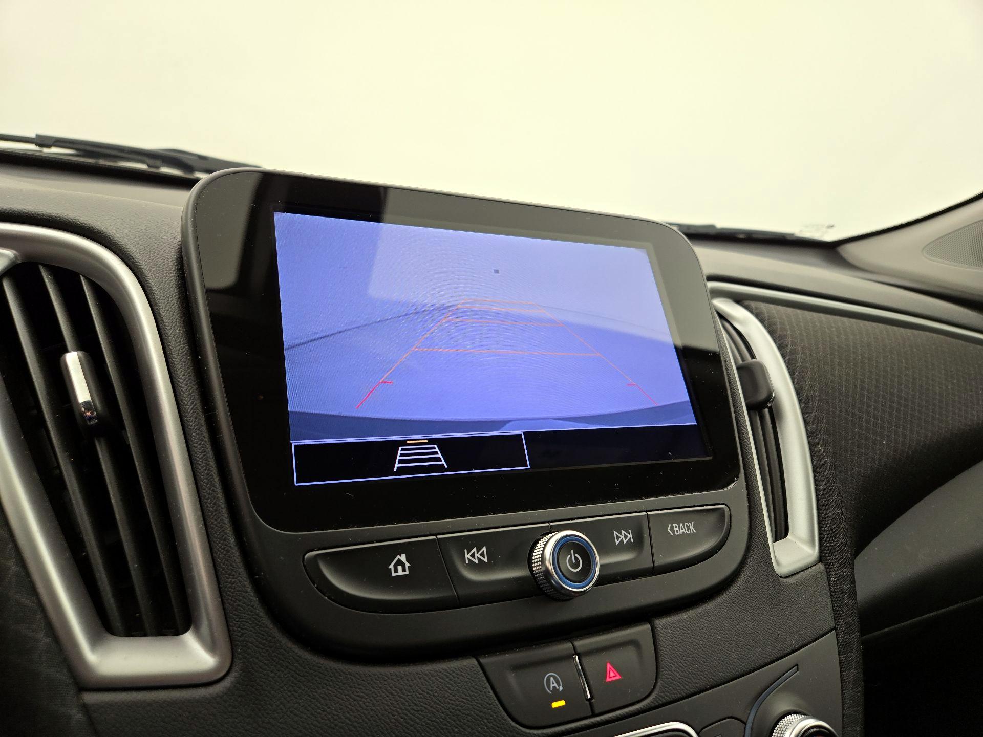 Thumbnail: 2022 Chevrolet Malibu - 14