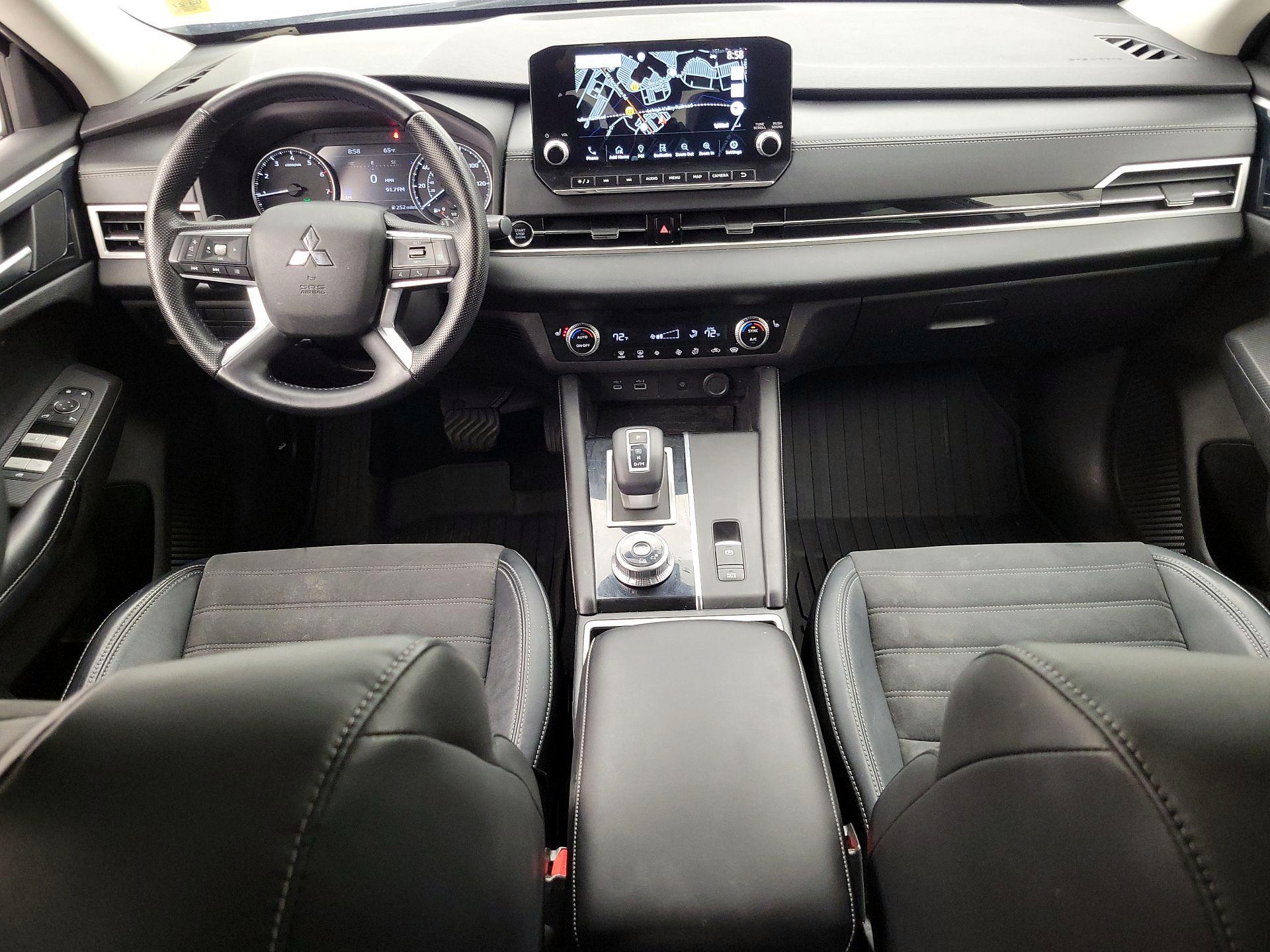 Thumbnail: 2022 Mitsubishi Outlander - 9