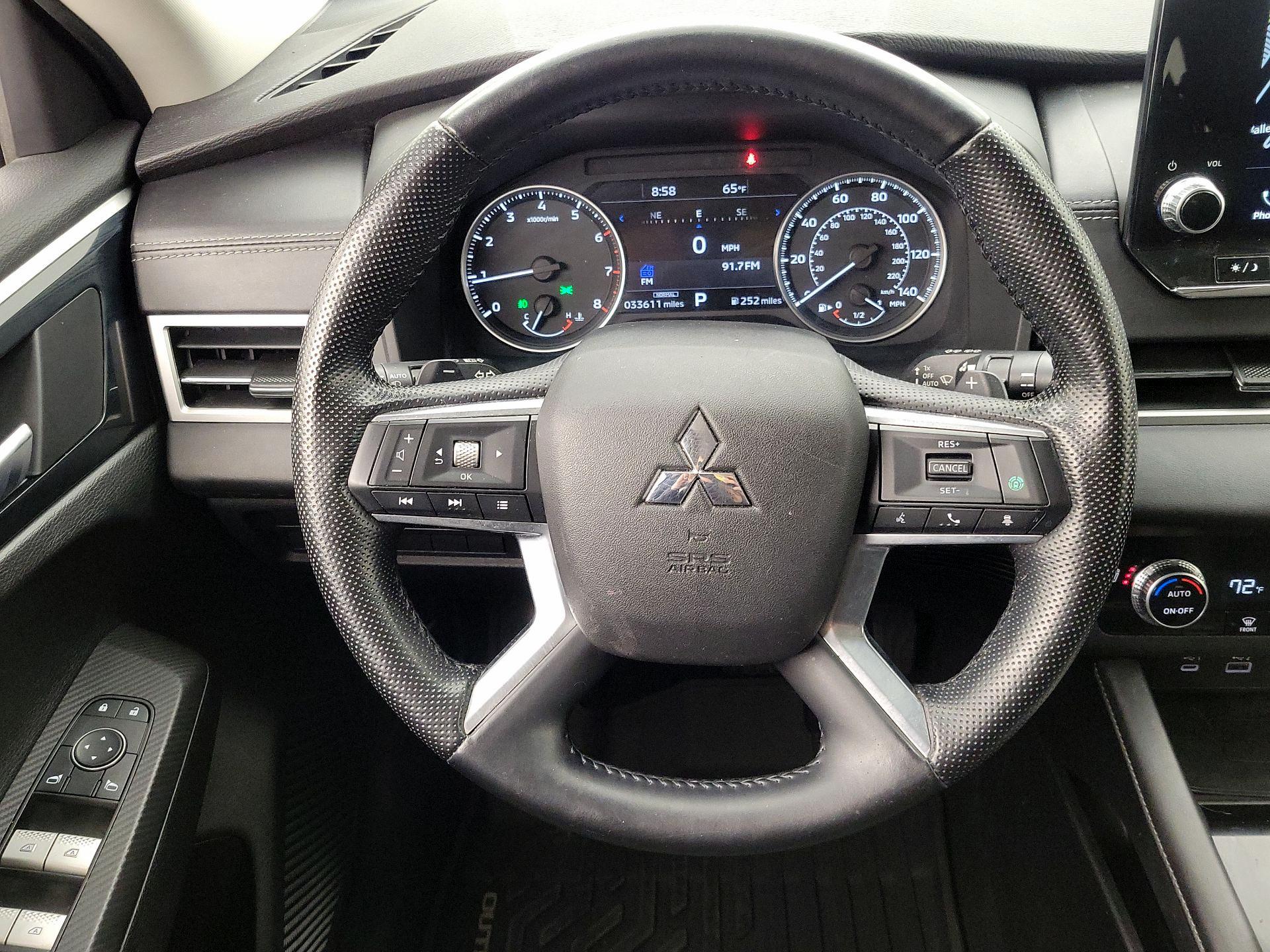 Thumbnail: 2022 Mitsubishi Outlander - 10