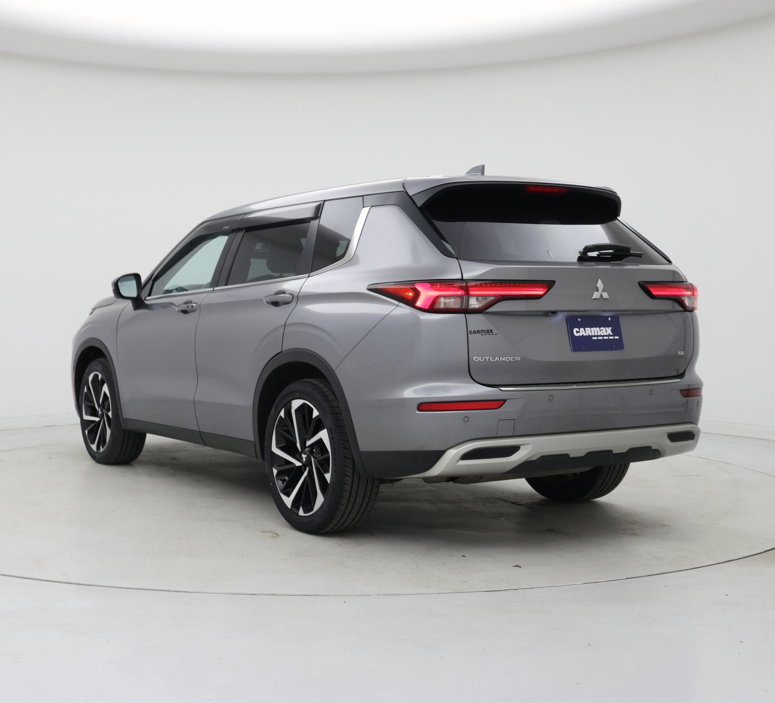 Thumbnail: 2022 Mitsubishi Outlander - 2