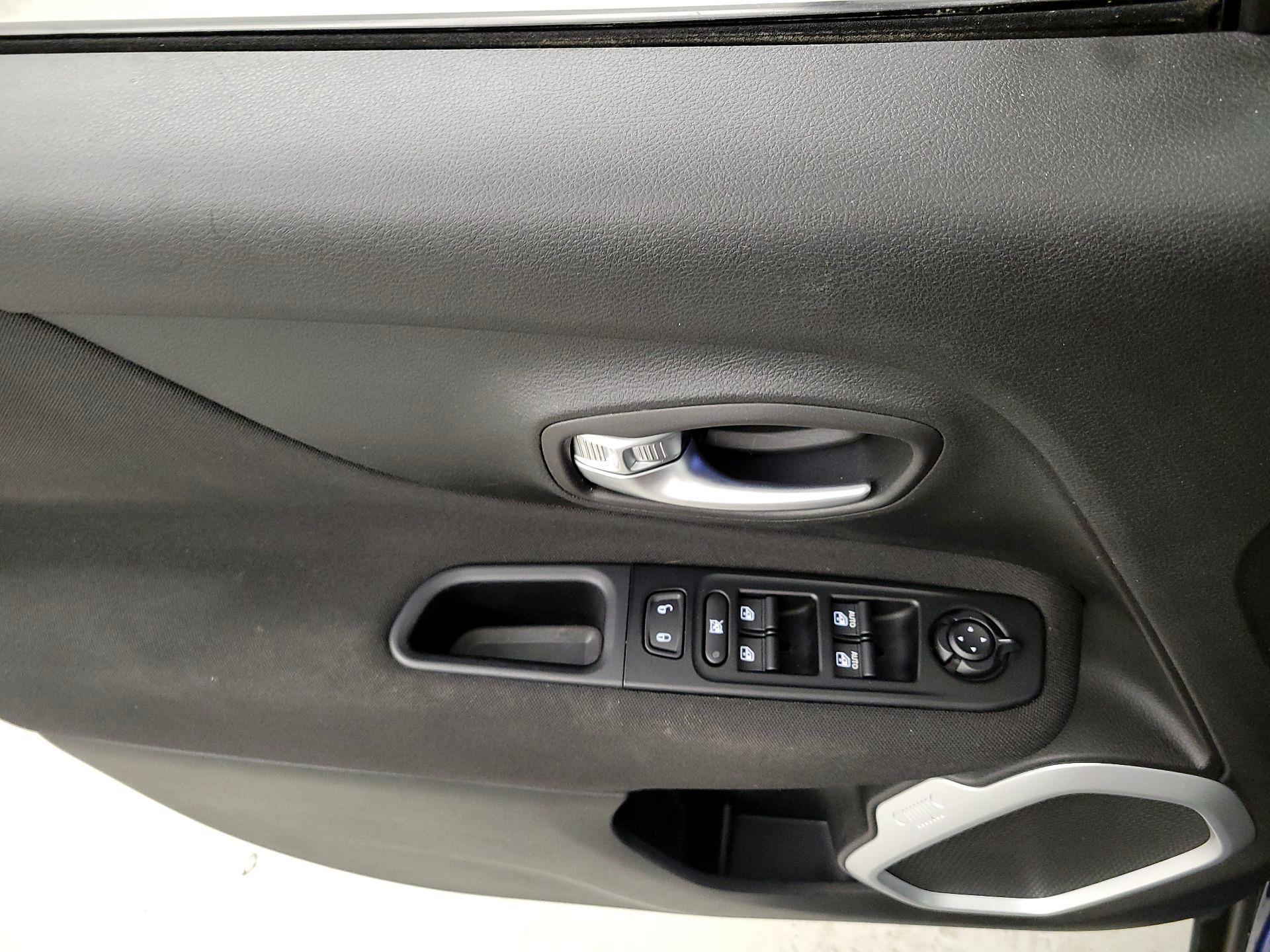 Thumbnail: 2021 Jeep Renegade - 12