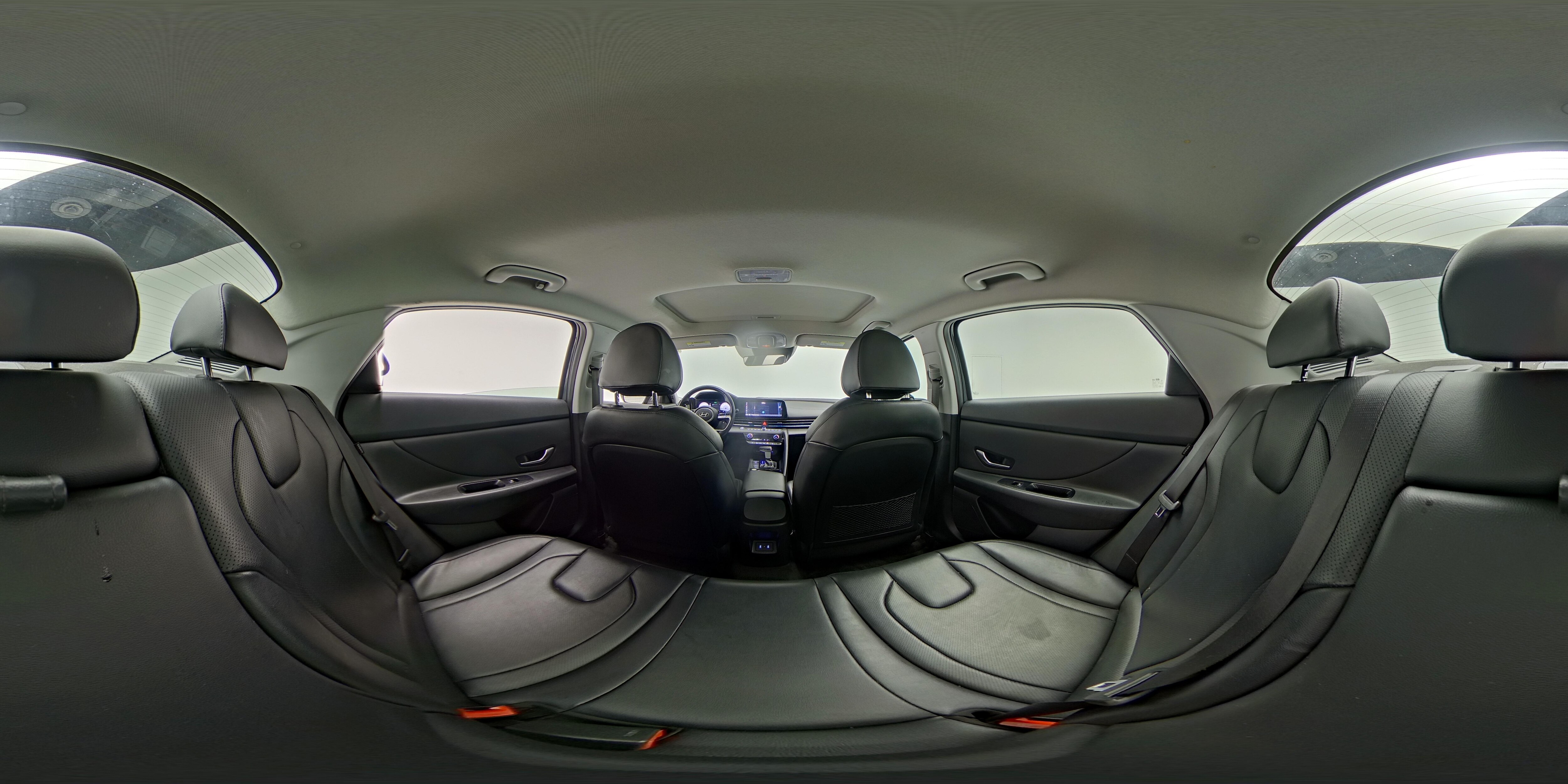 2024 Hyundai Elantra Limited - Photo 25