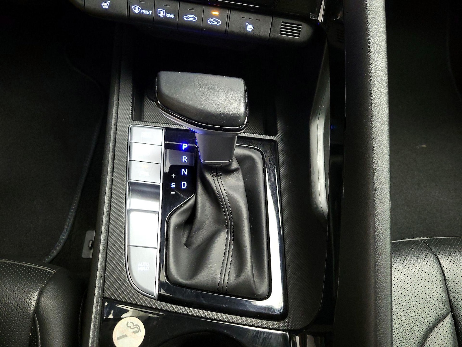 2024 Hyundai Elantra Limited - Photo 18