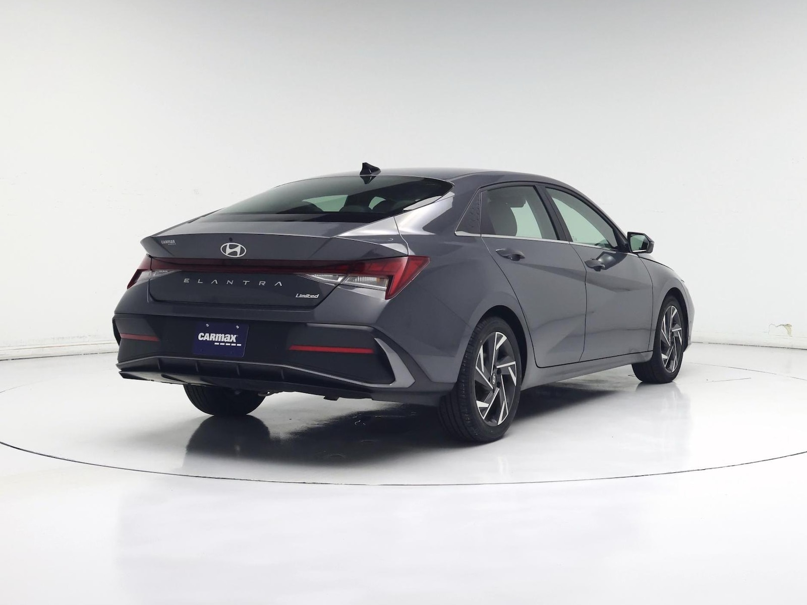 2024 Hyundai Elantra Limited - Photo 9