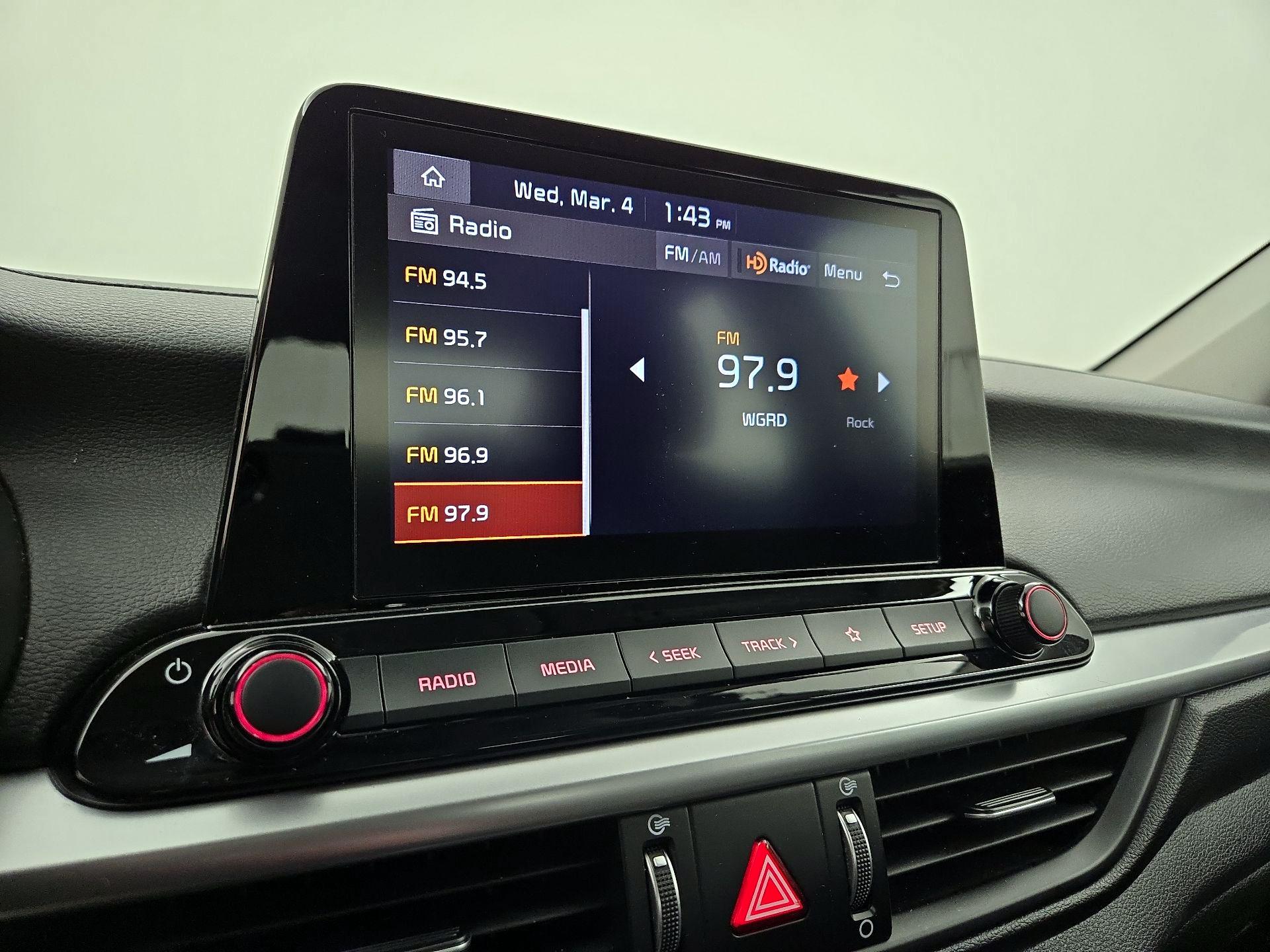 Thumbnail: 2023 Kia Forte - 15