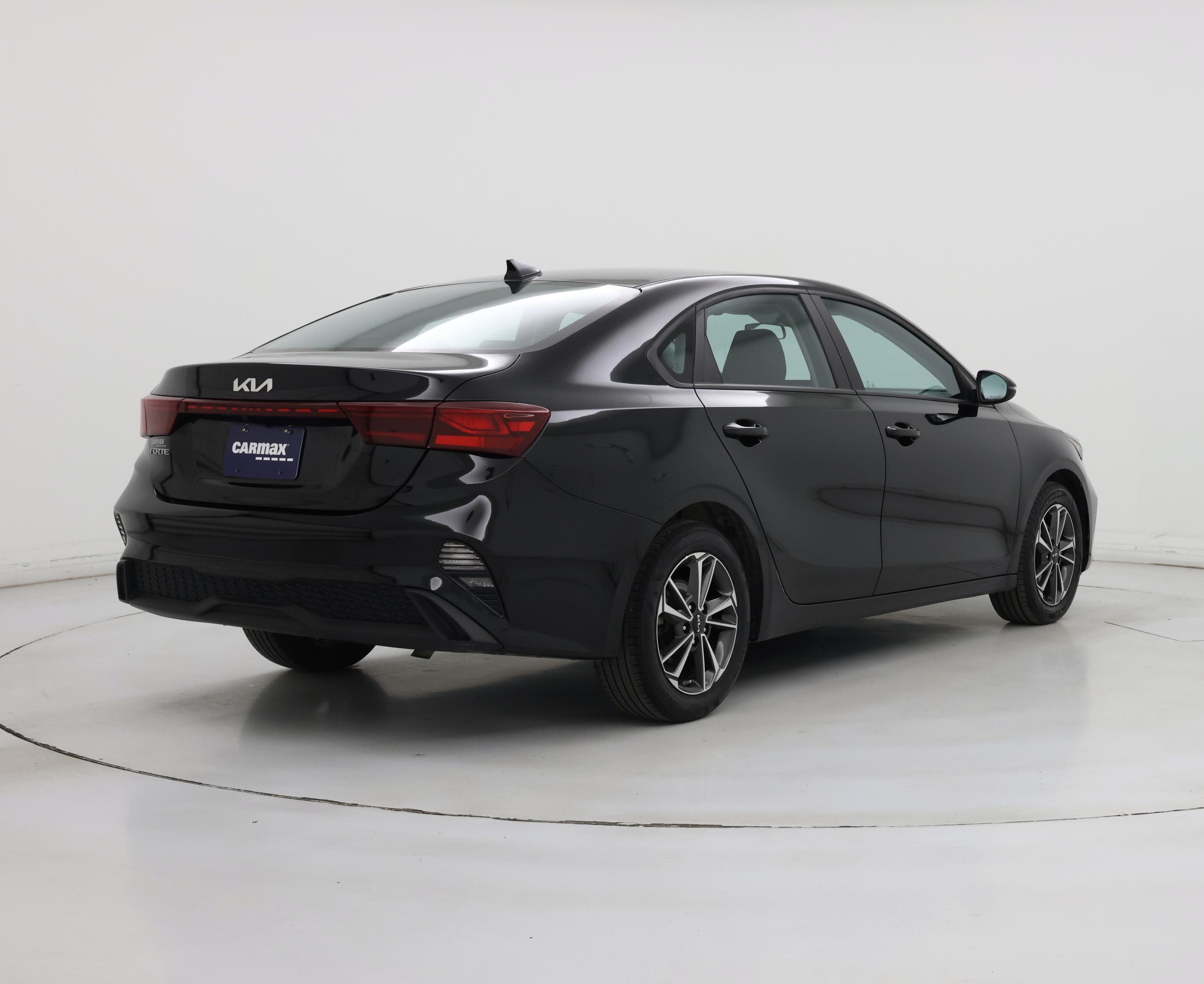 Thumbnail: 2023 Kia Forte - 8