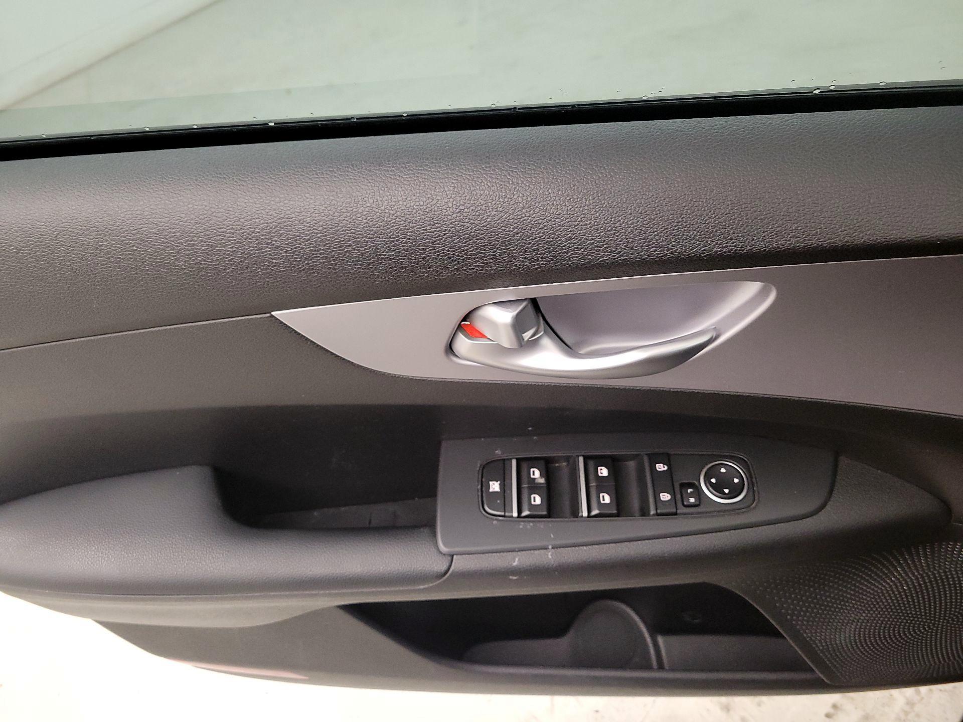 Thumbnail: 2023 Kia Forte - 12