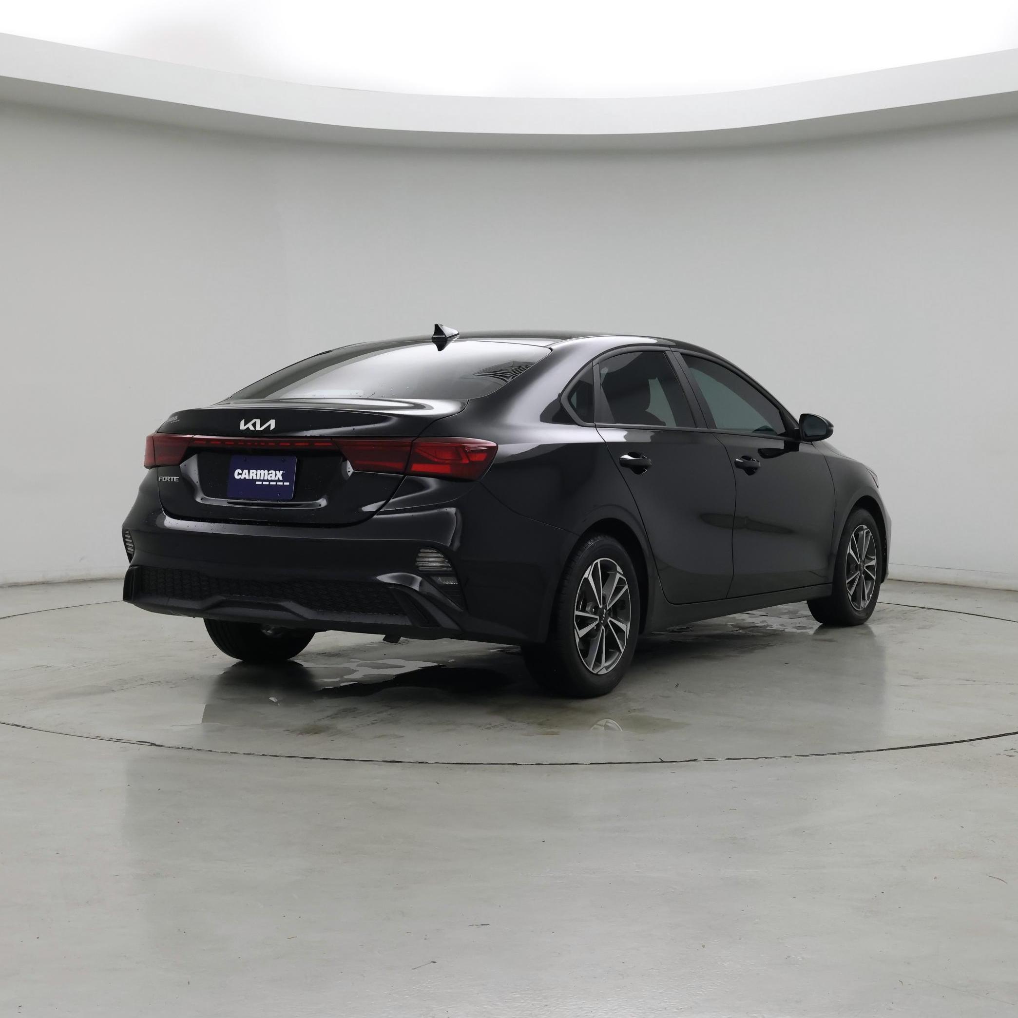 Thumbnail: 2023 Kia Forte - 8