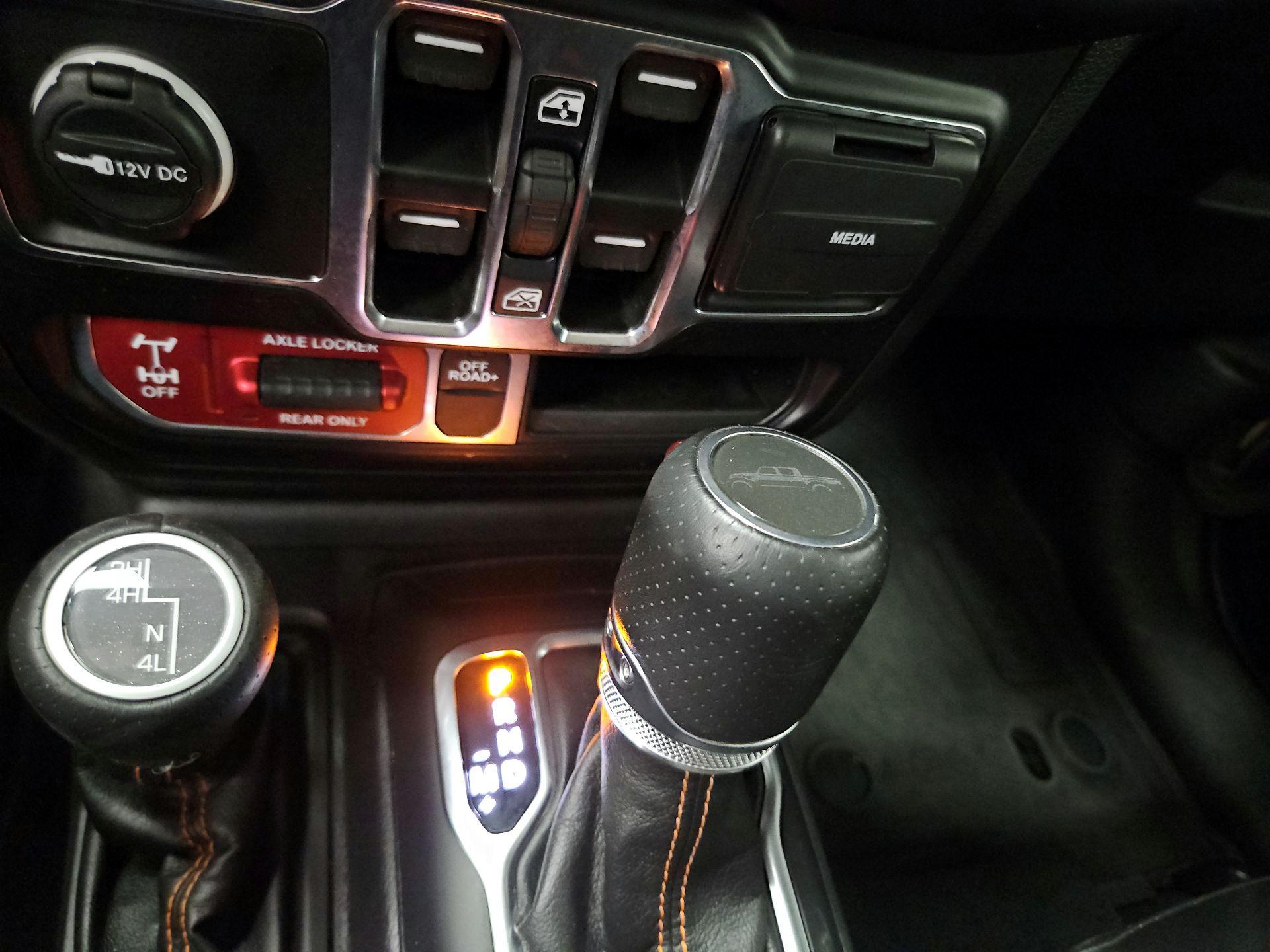 Thumbnail: 2023 Jeep Gladiator - 18