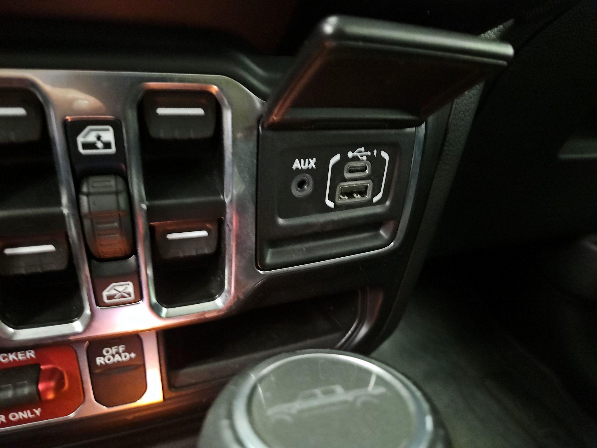 Thumbnail: 2023 Jeep Gladiator - 19