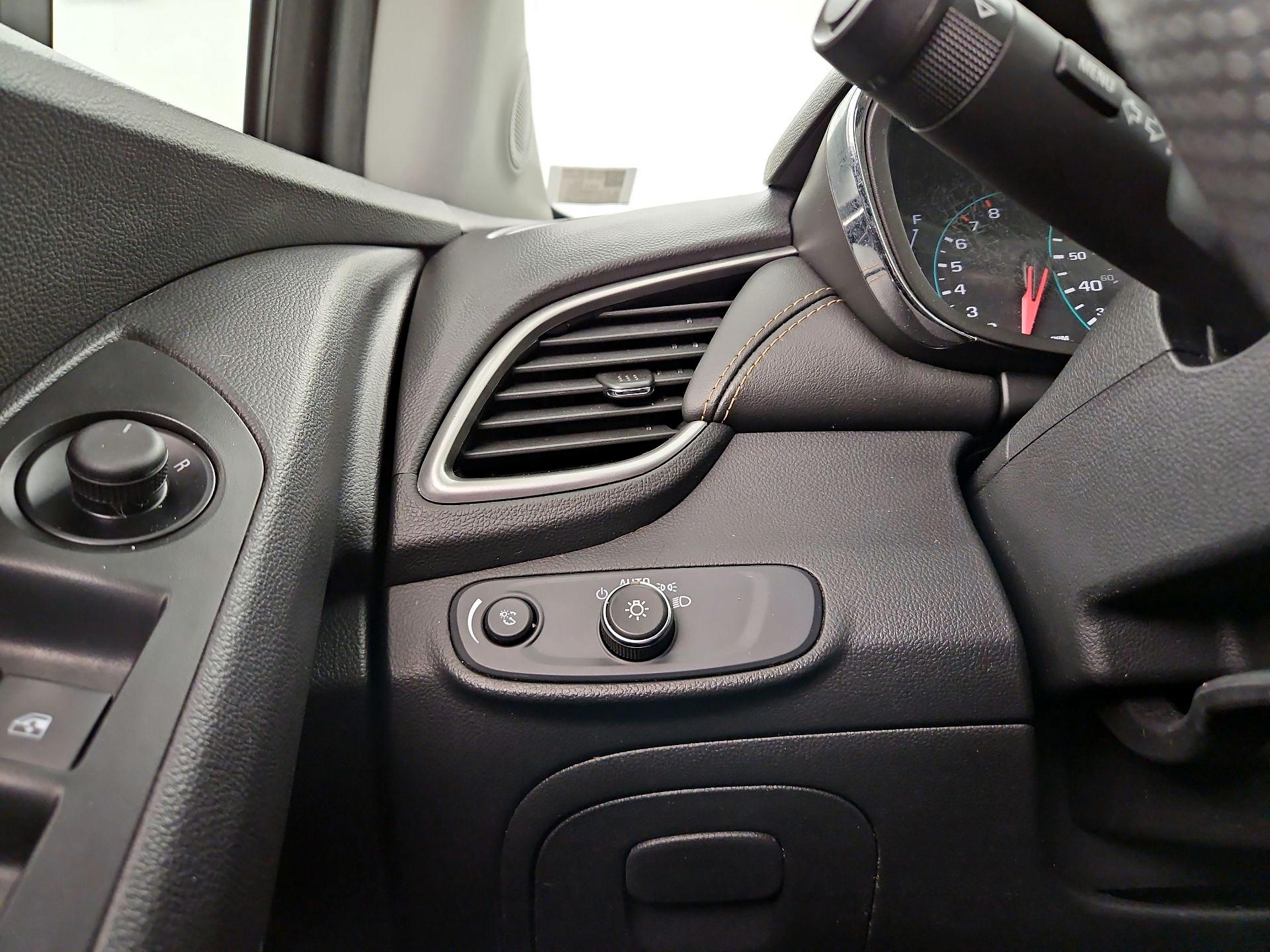 Thumbnail: 2021 Chevrolet Trax - 13