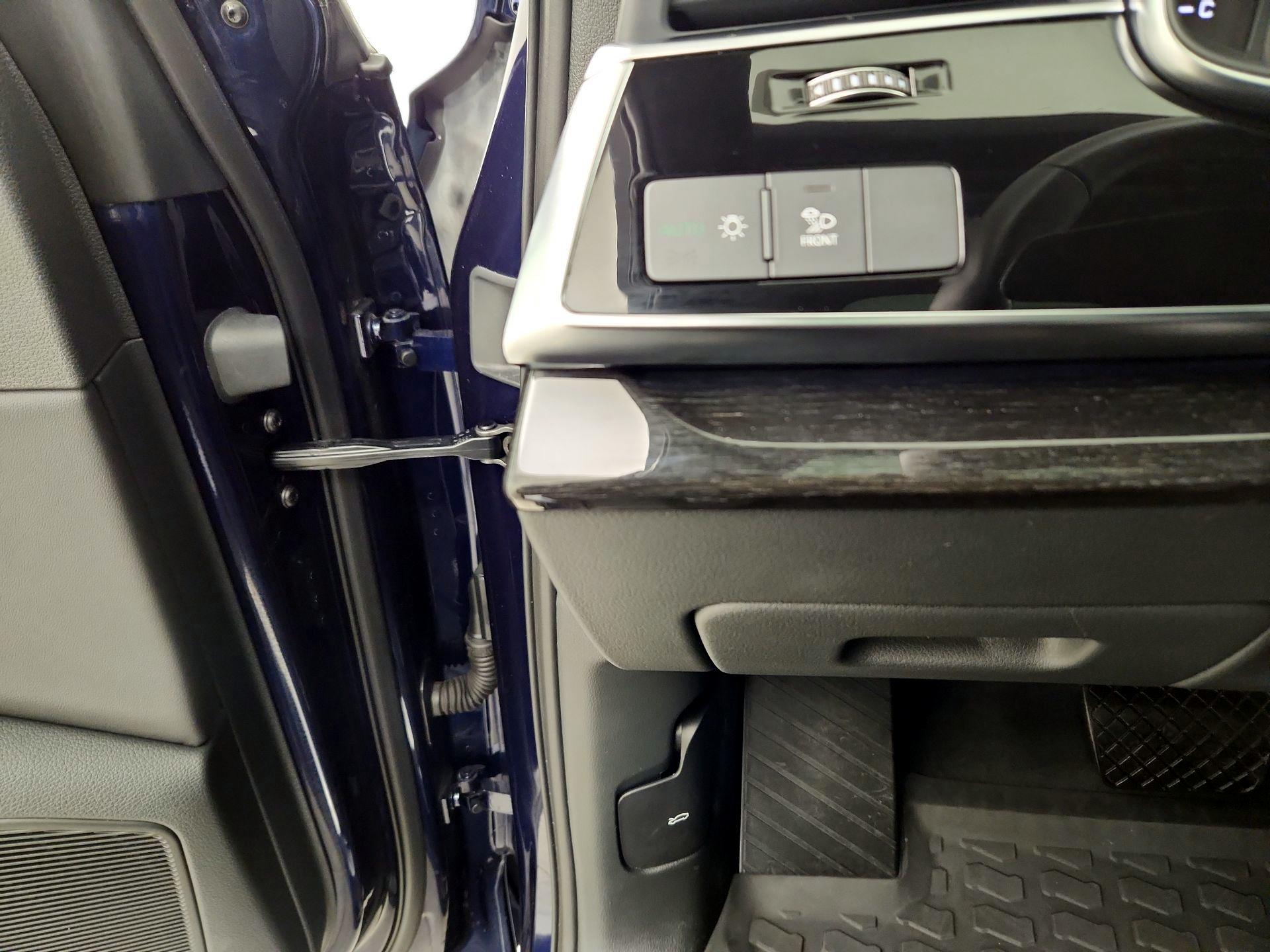 Thumbnail: 2021 Audi Q7 - 11