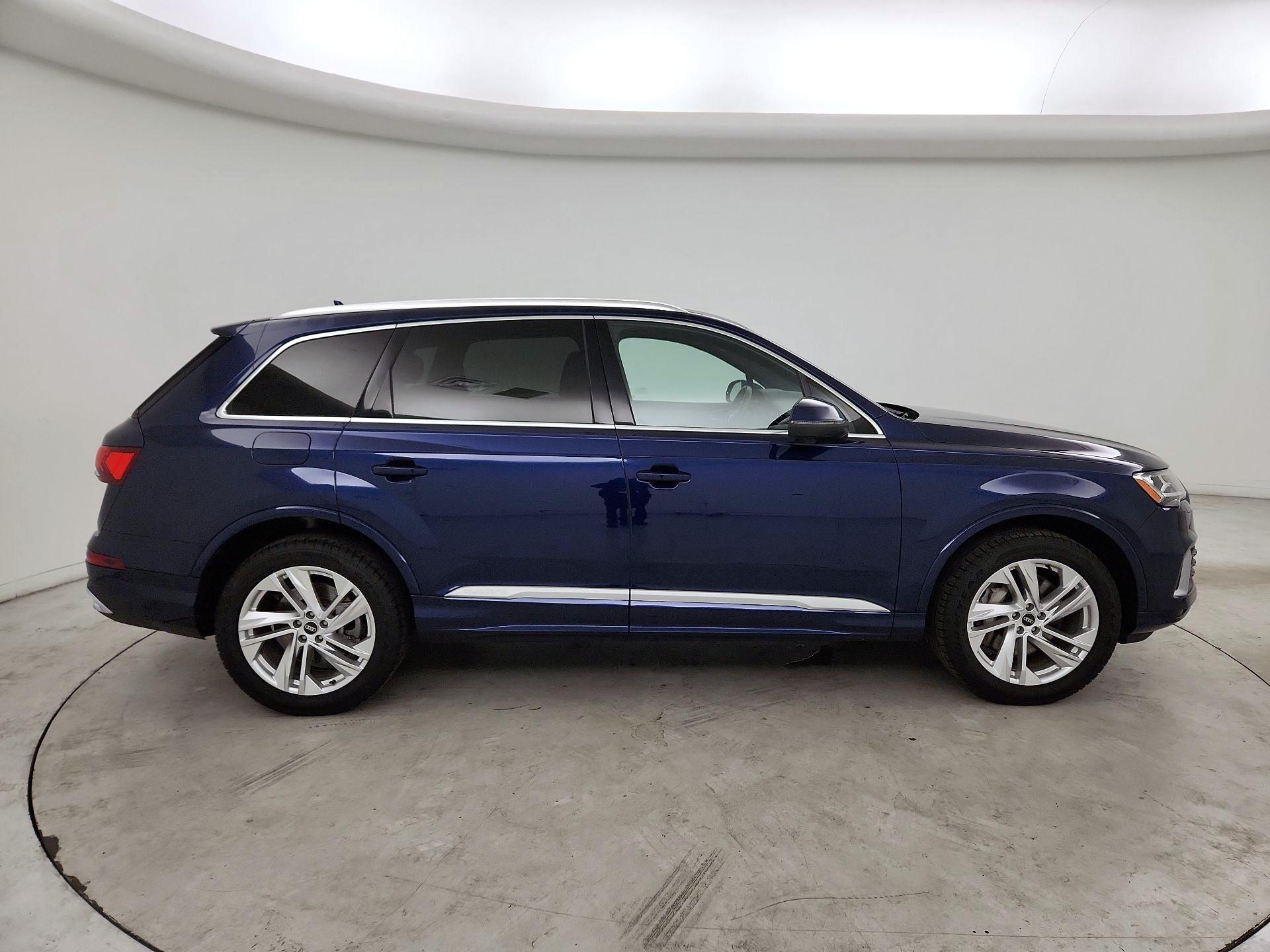 Thumbnail: 2021 Audi Q7 - 4