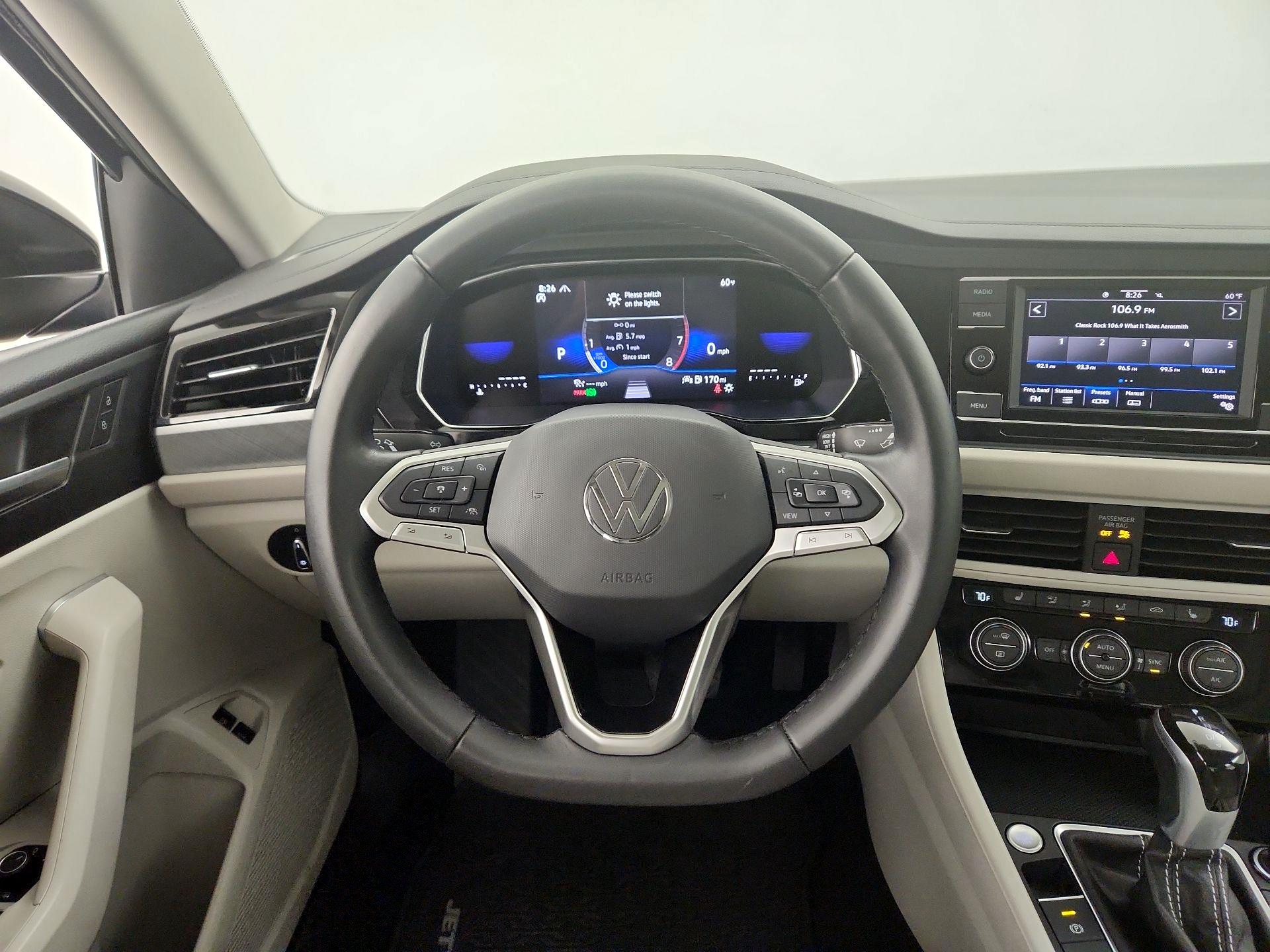 Thumbnail: 2024 Volkswagen Jetta - 10