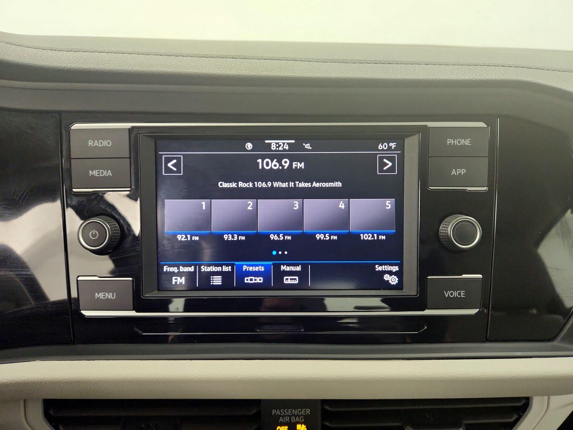 Thumbnail: 2024 Volkswagen Jetta - 15