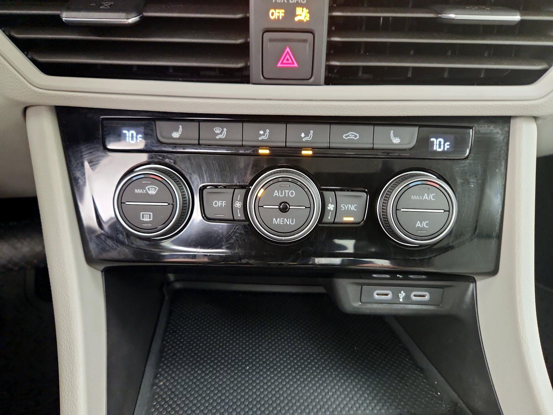 Thumbnail: 2024 Volkswagen Jetta - 16