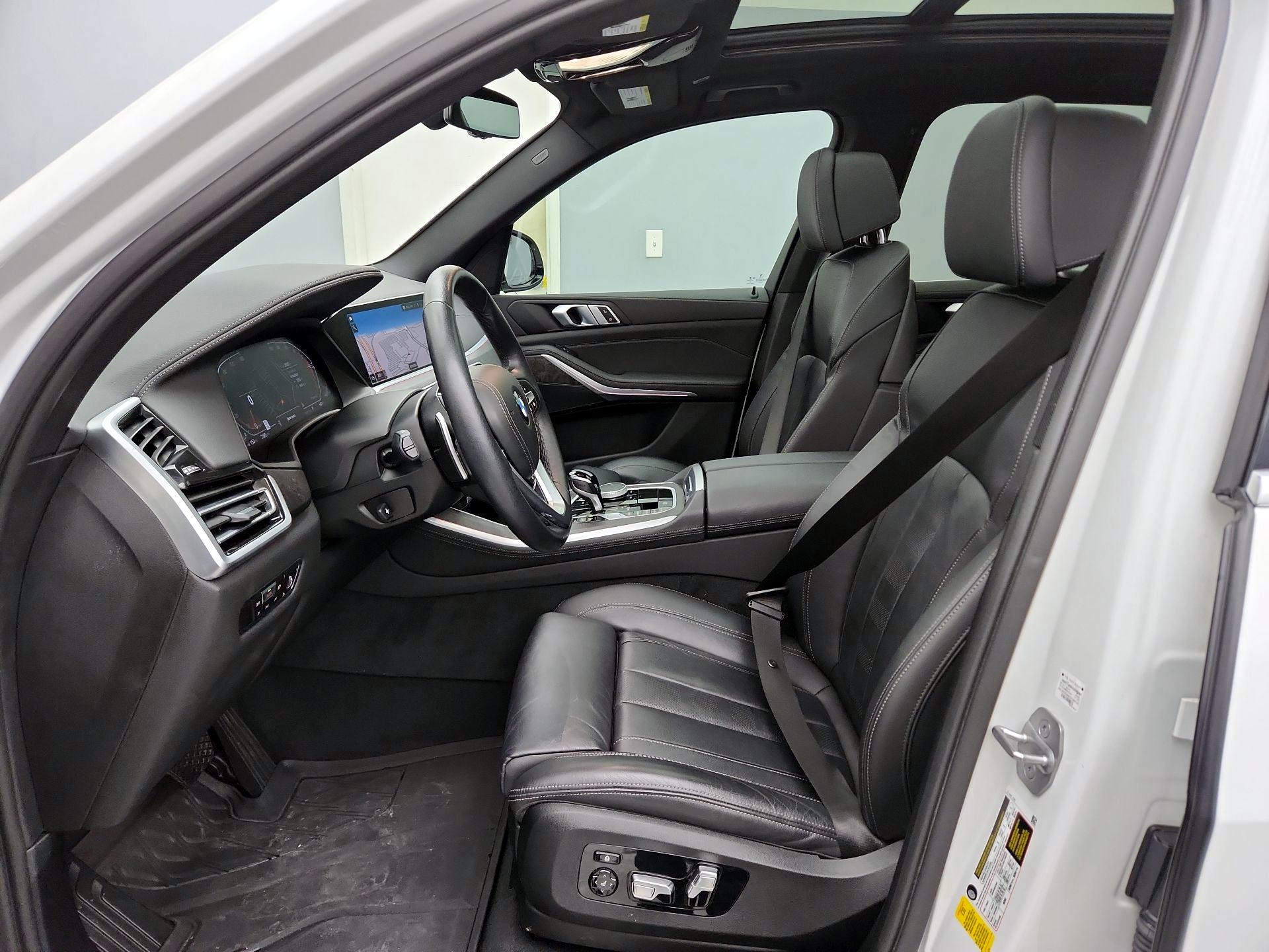 Thumbnail: 2022 BMW X5 - 11