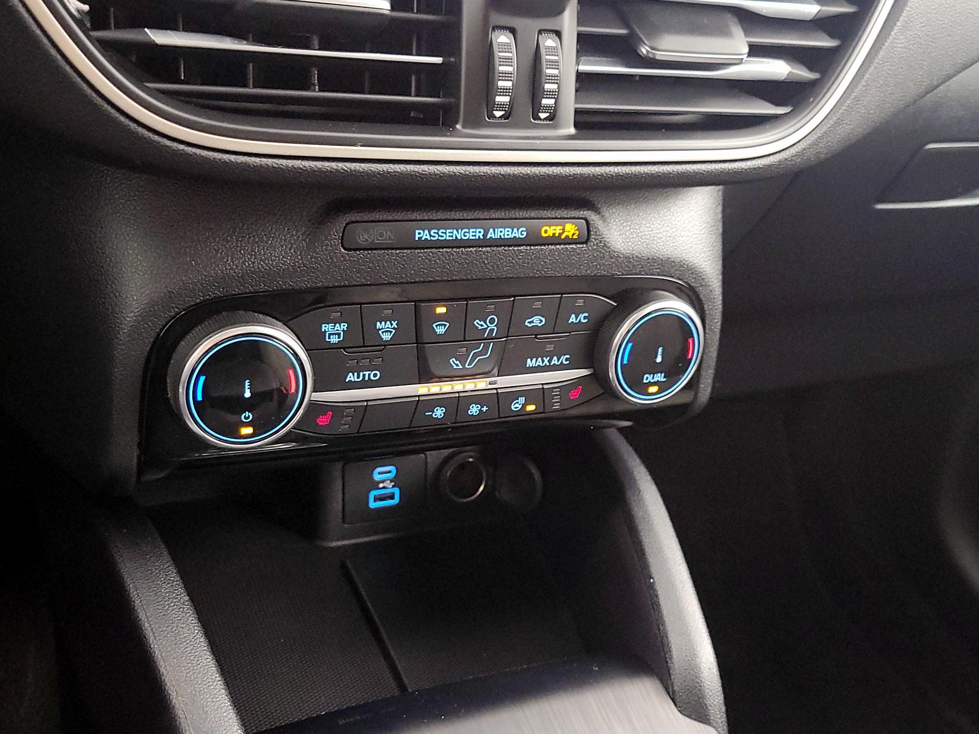 Thumbnail: 2022 Ford Escape - 16