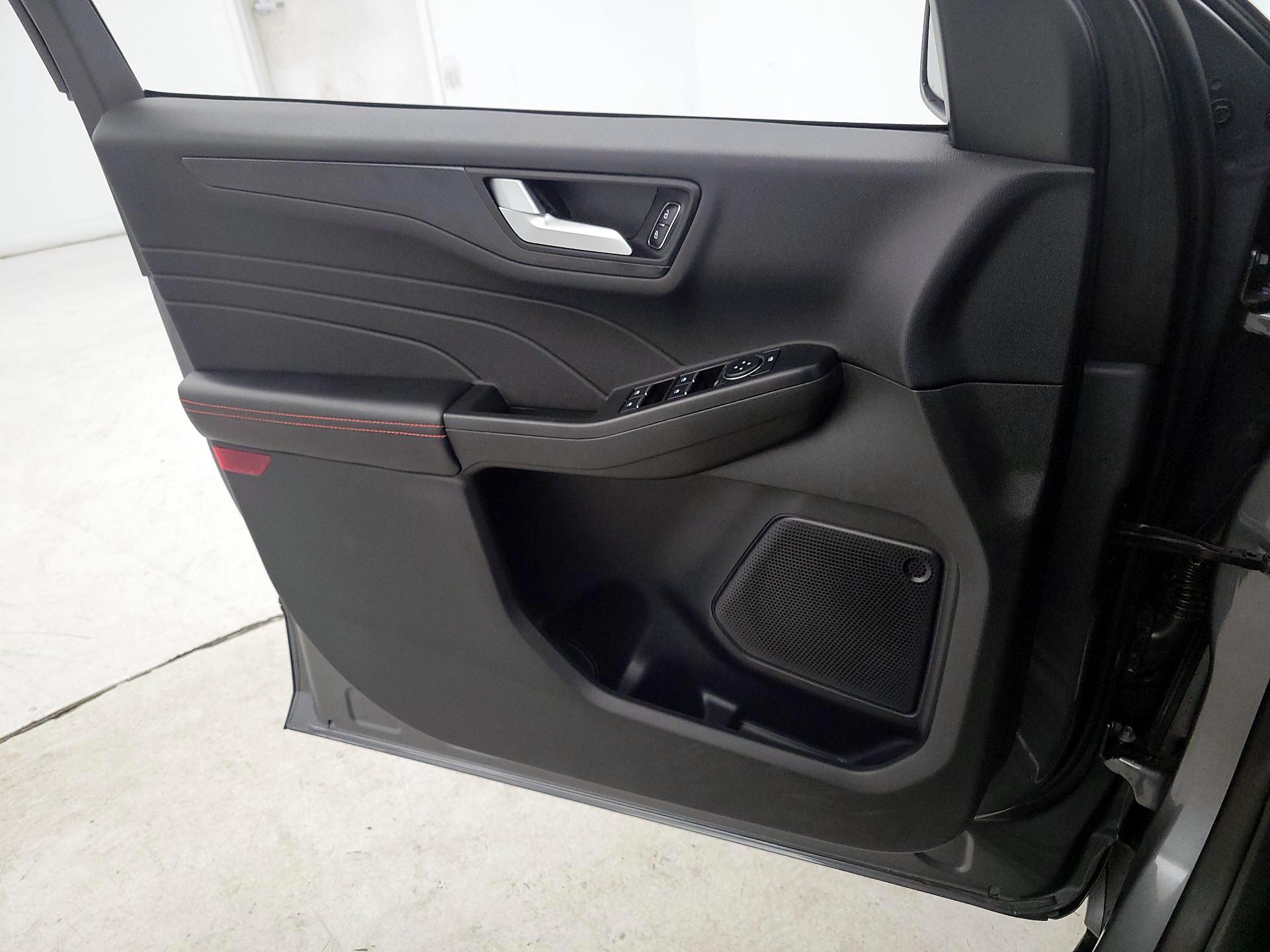 Thumbnail: 2023 Ford Escape - 12