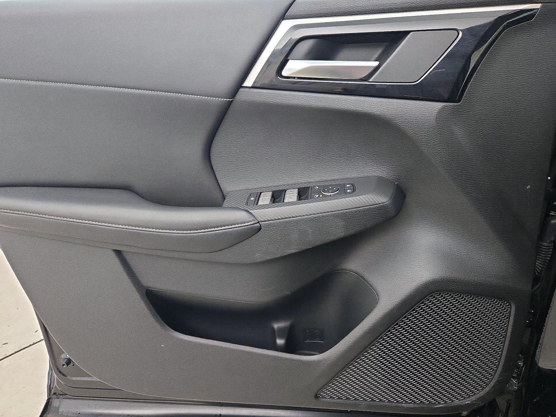 Thumbnail: 2022 Mitsubishi Outlander - 12