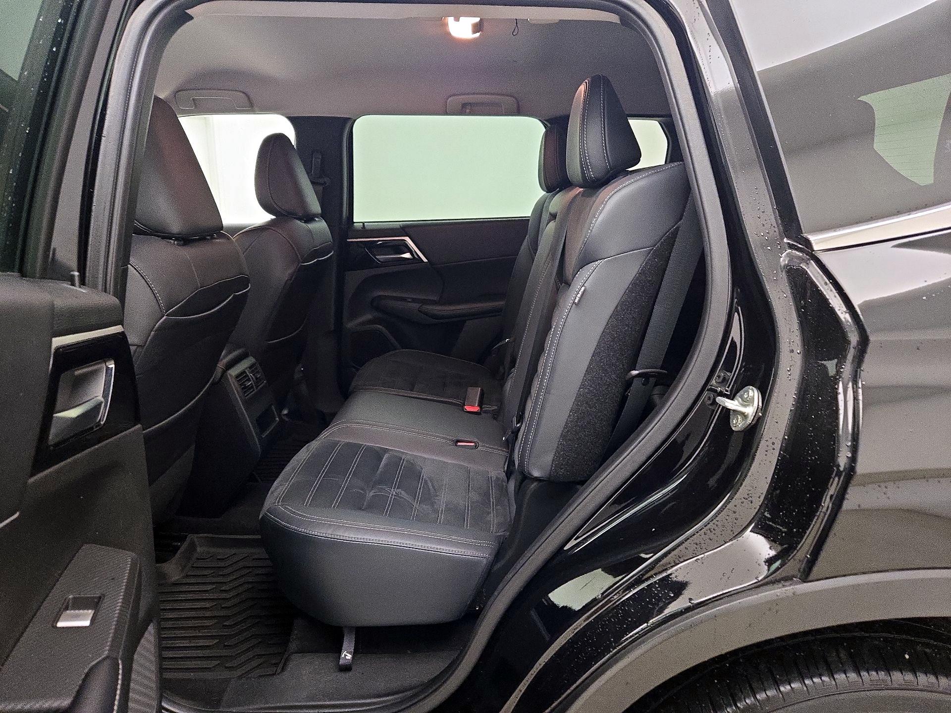 Thumbnail: 2022 Mitsubishi Outlander - 20
