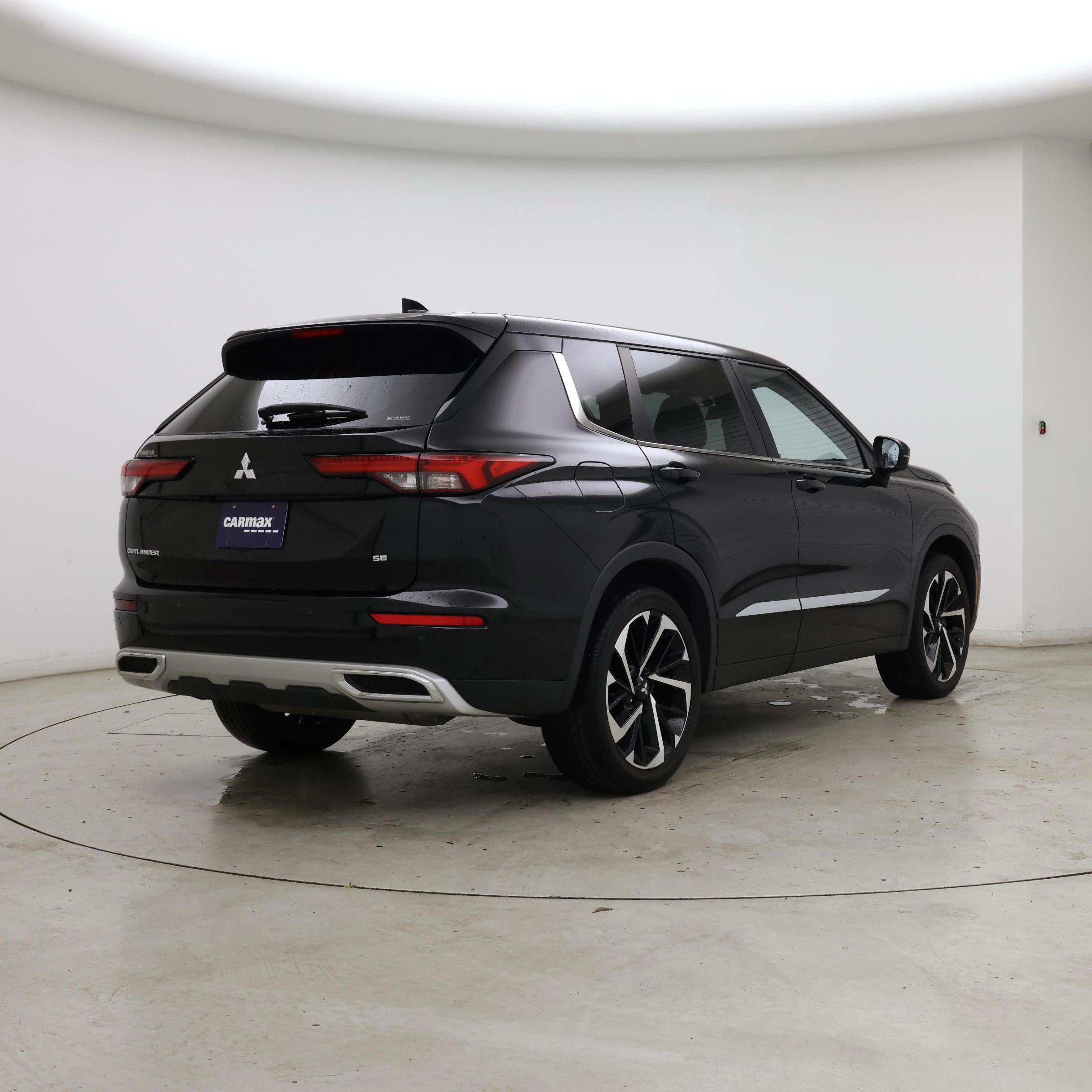 Thumbnail: 2022 Mitsubishi Outlander - 8